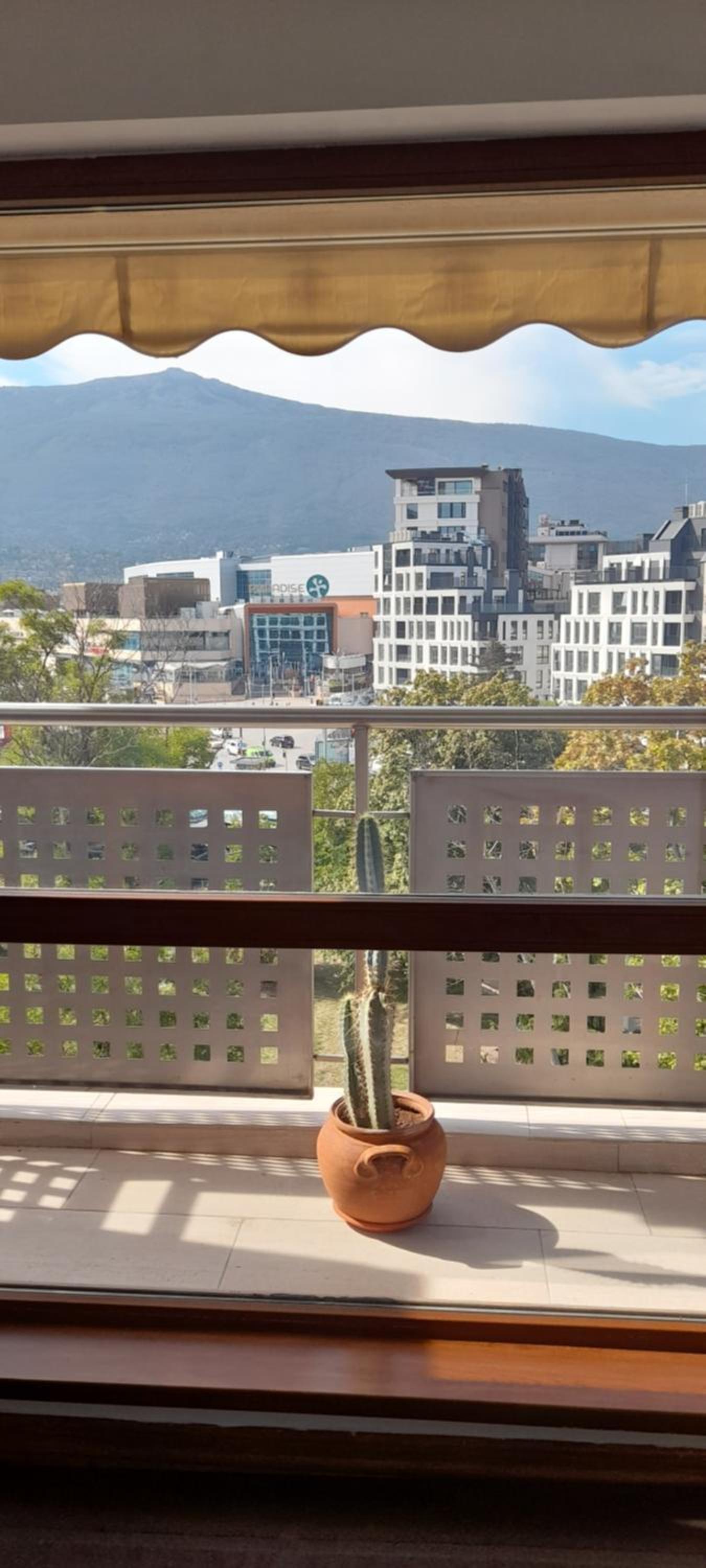 Spacious apartment with a Mountain view, big balcony and parking