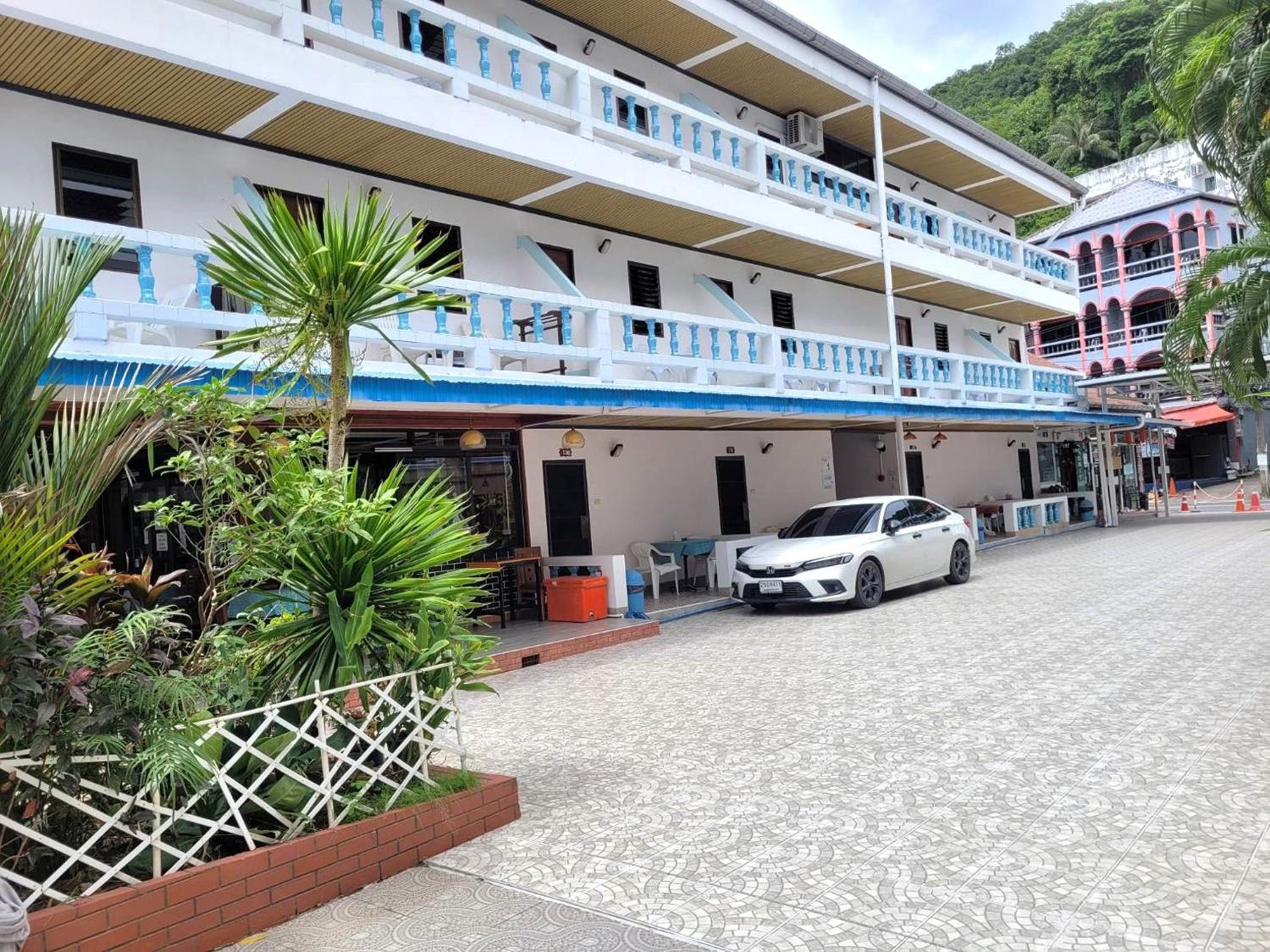 Rabbit Mansion Patong Hotel