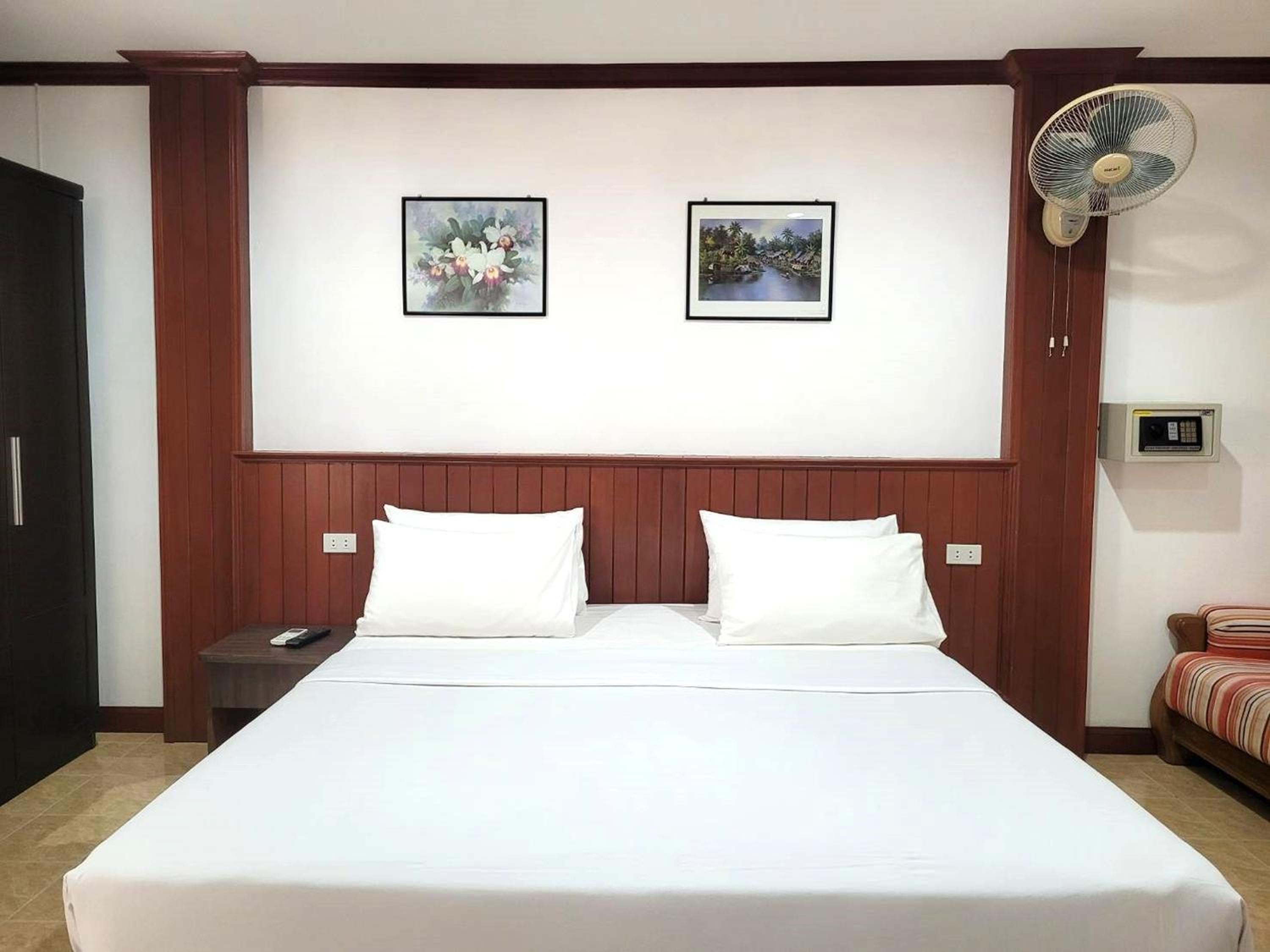 Rabbit Mansion Patong Hotel