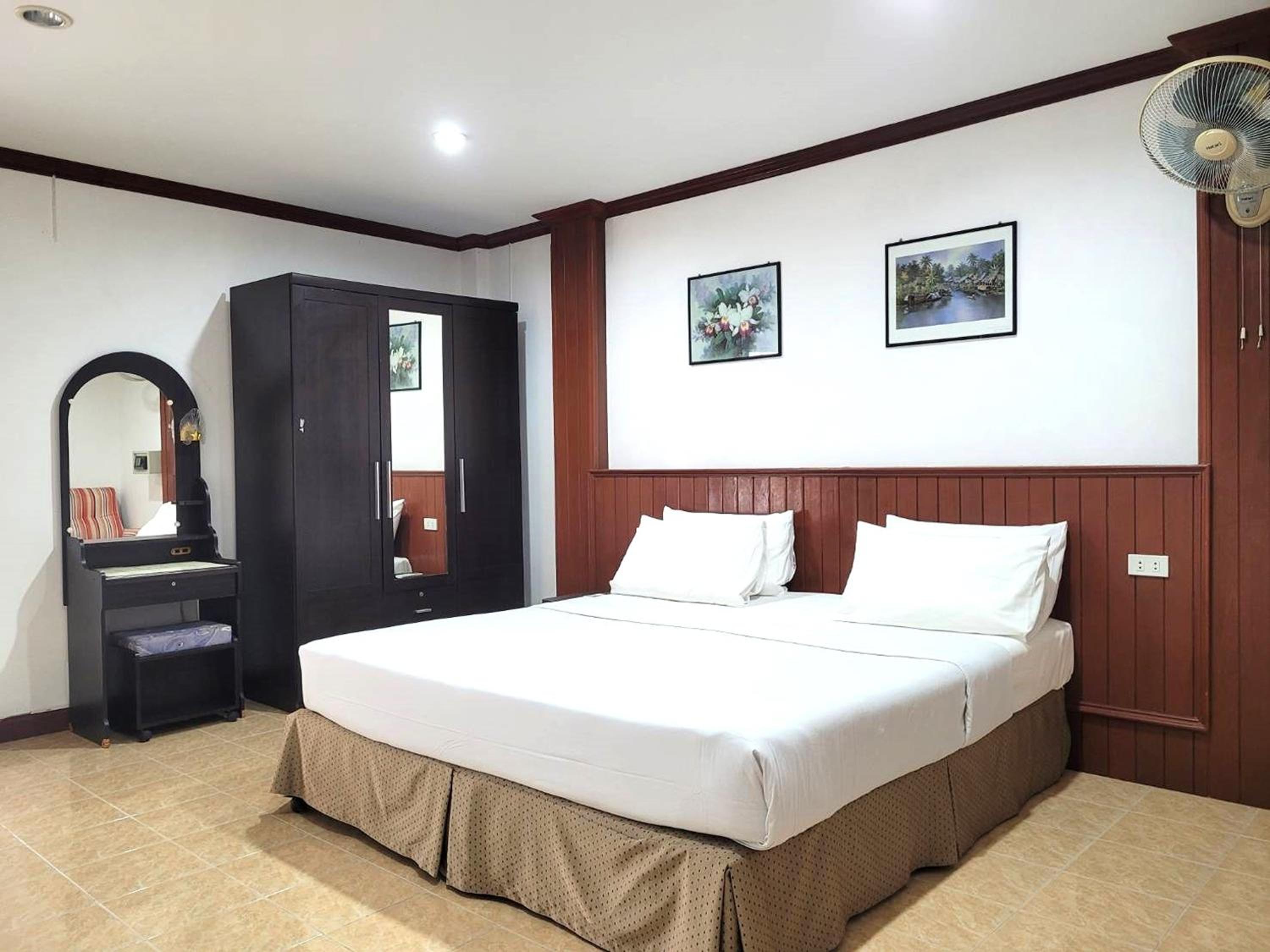 Rabbit Mansion Patong Hotel