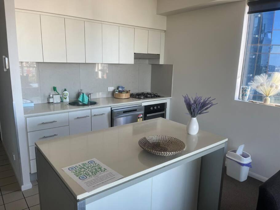 CBD Luxury with River & Botanic Garden Views from Spacious Balcony