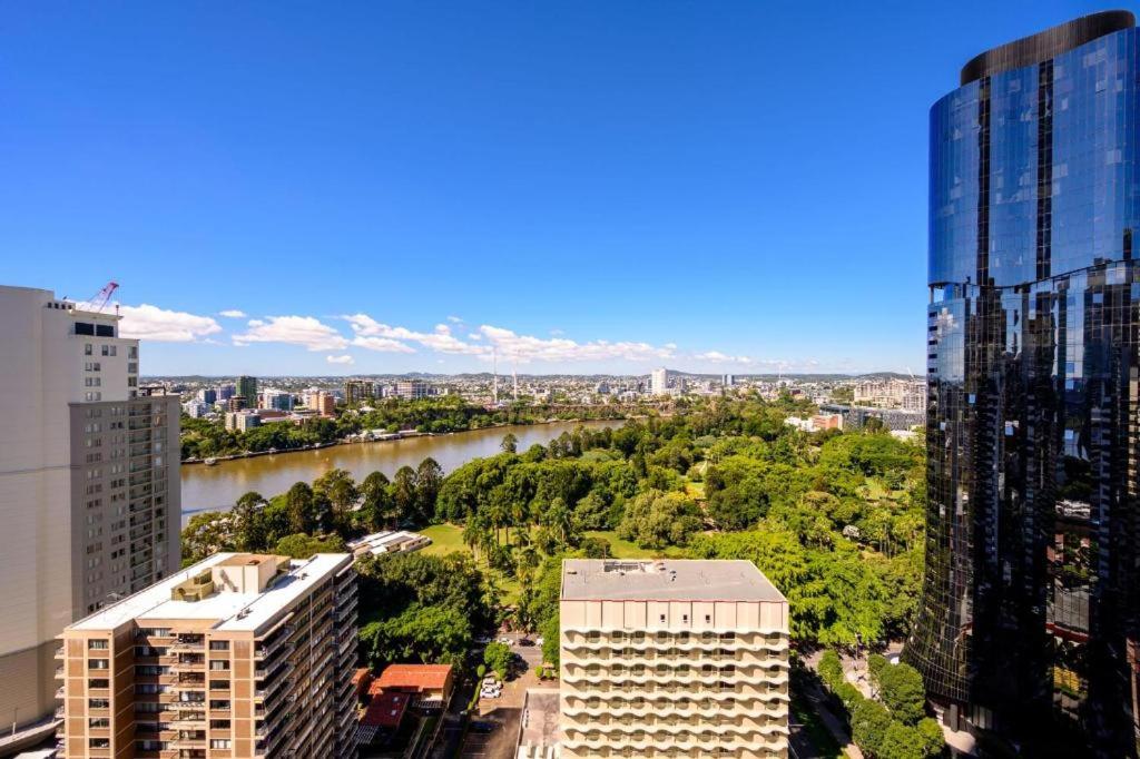 CBD Luxury with River & Botanic Garden Views from Spacious Balcony