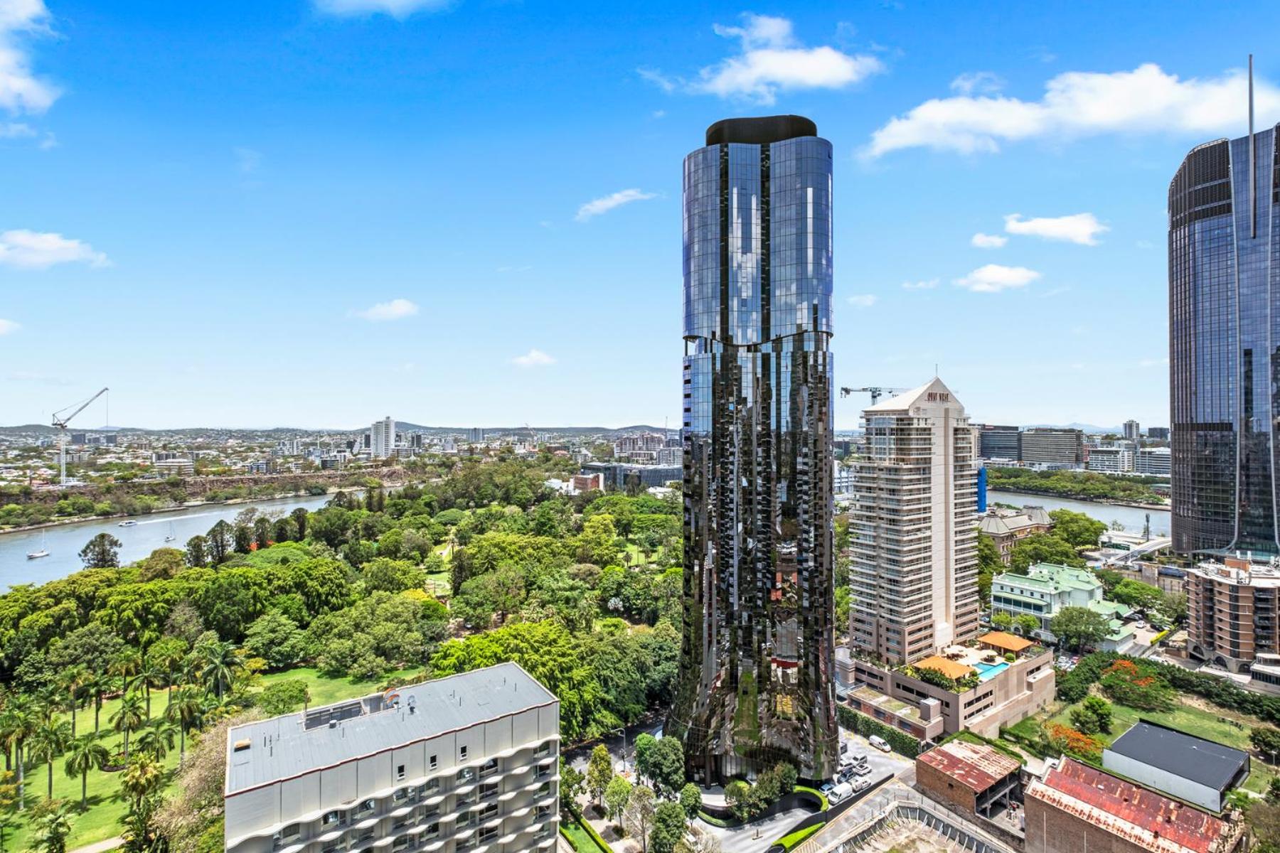 CBD Luxury with River & Botanic Garden Views from Spacious Balcony