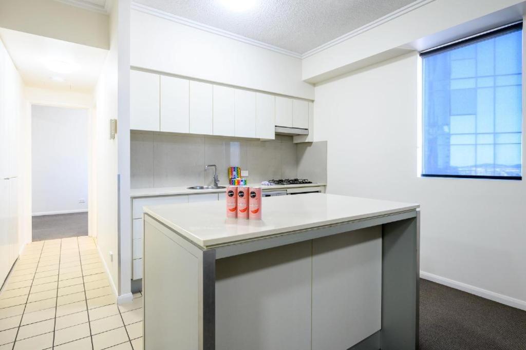 CBD Luxury with River & Botanic Garden Views from Spacious Balcony