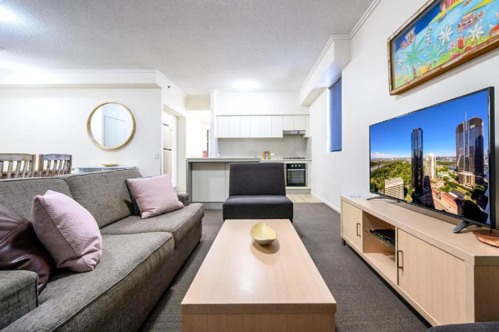 CBD Luxury with River & Botanic Garden Views from Spacious Balcony