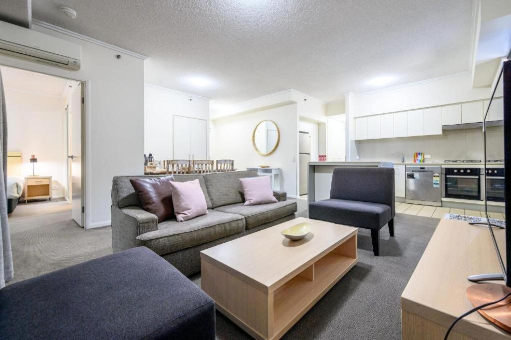 CBD Luxury with River & Botanic Garden Views from Spacious Balcony