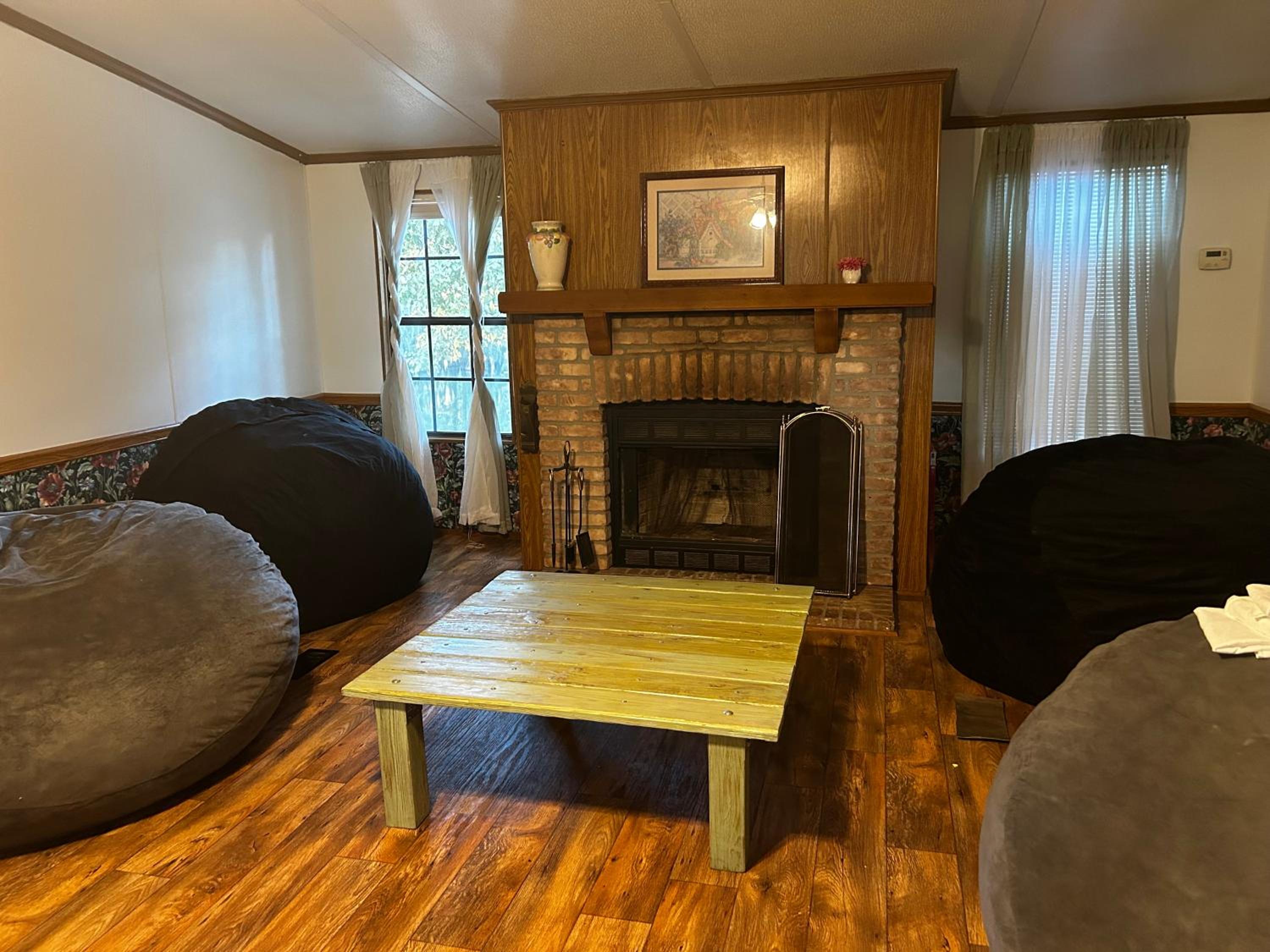 Woolen Lake House - Property Image 3