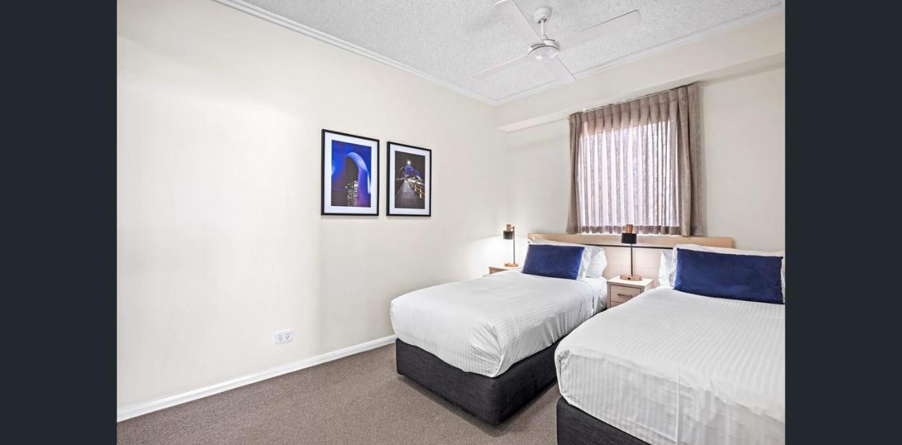 CBD Luxury with River & Botanic Garden Views from Spacious Balcony