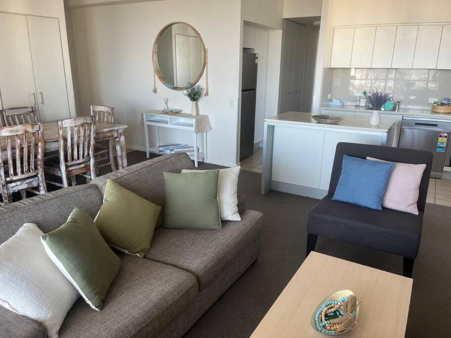 CBD Luxury with River & Botanic Garden Views from Spacious Balcony