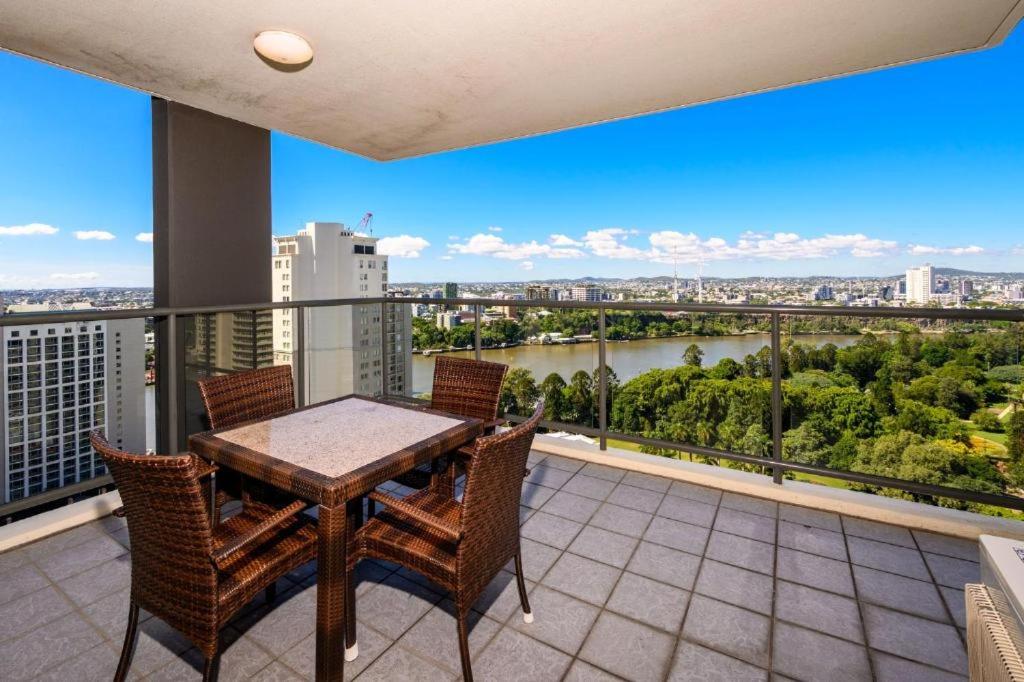 CBD Luxury with River & Botanic Garden Views from Spacious Balcony