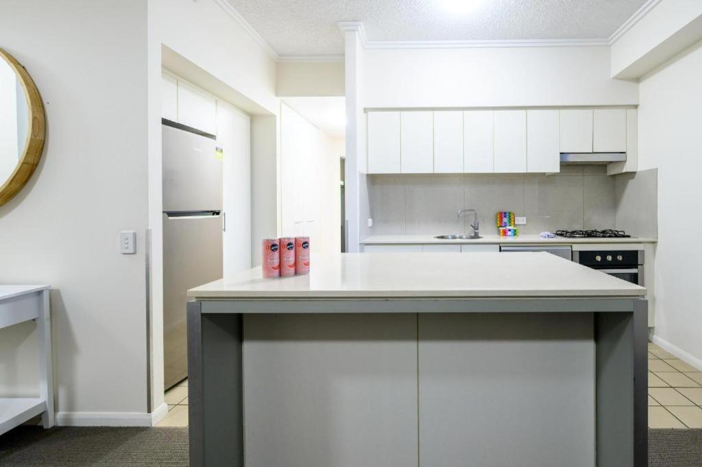 CBD Luxury with River & Botanic Garden Views from Spacious Balcony