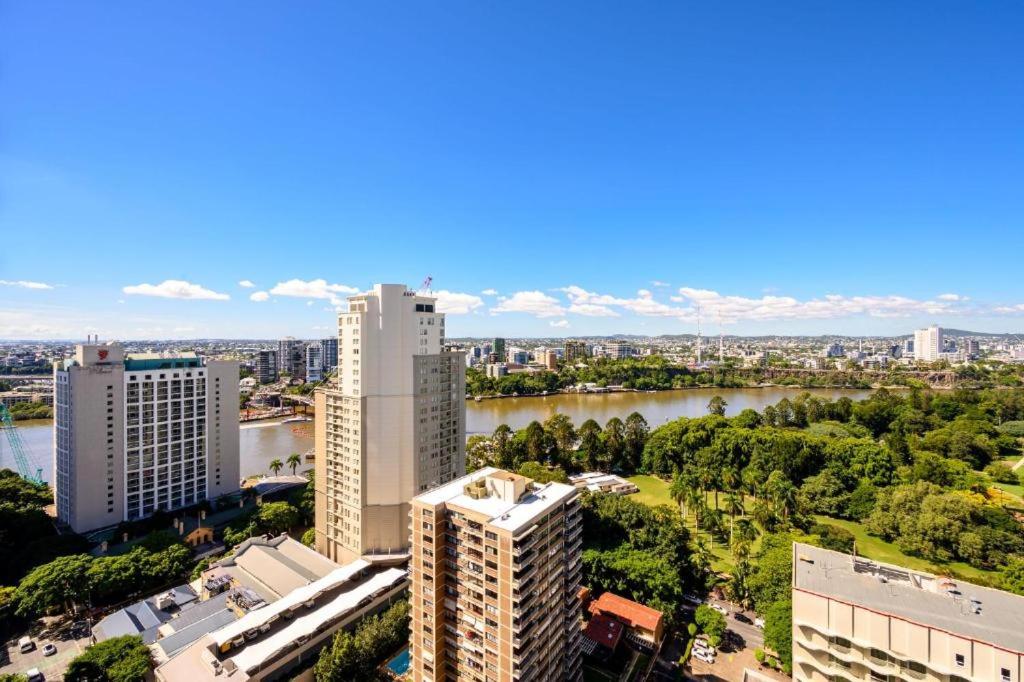 CBD Luxury with River & Botanic Garden Views from Spacious Balcony