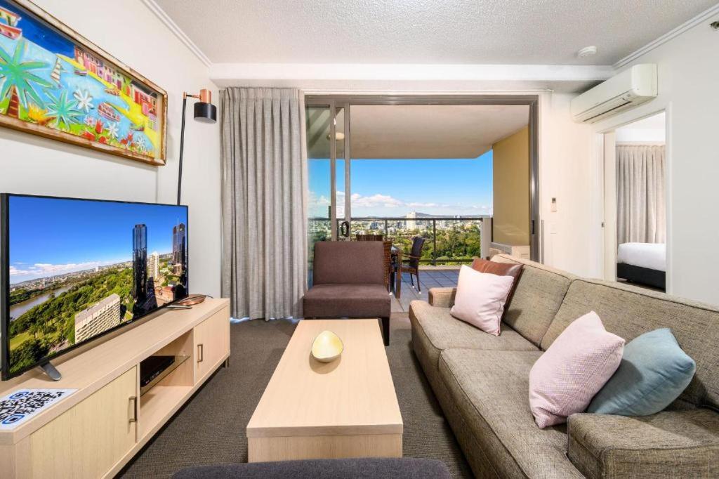 CBD Luxury with River & Botanic Garden Views from Spacious Balcony