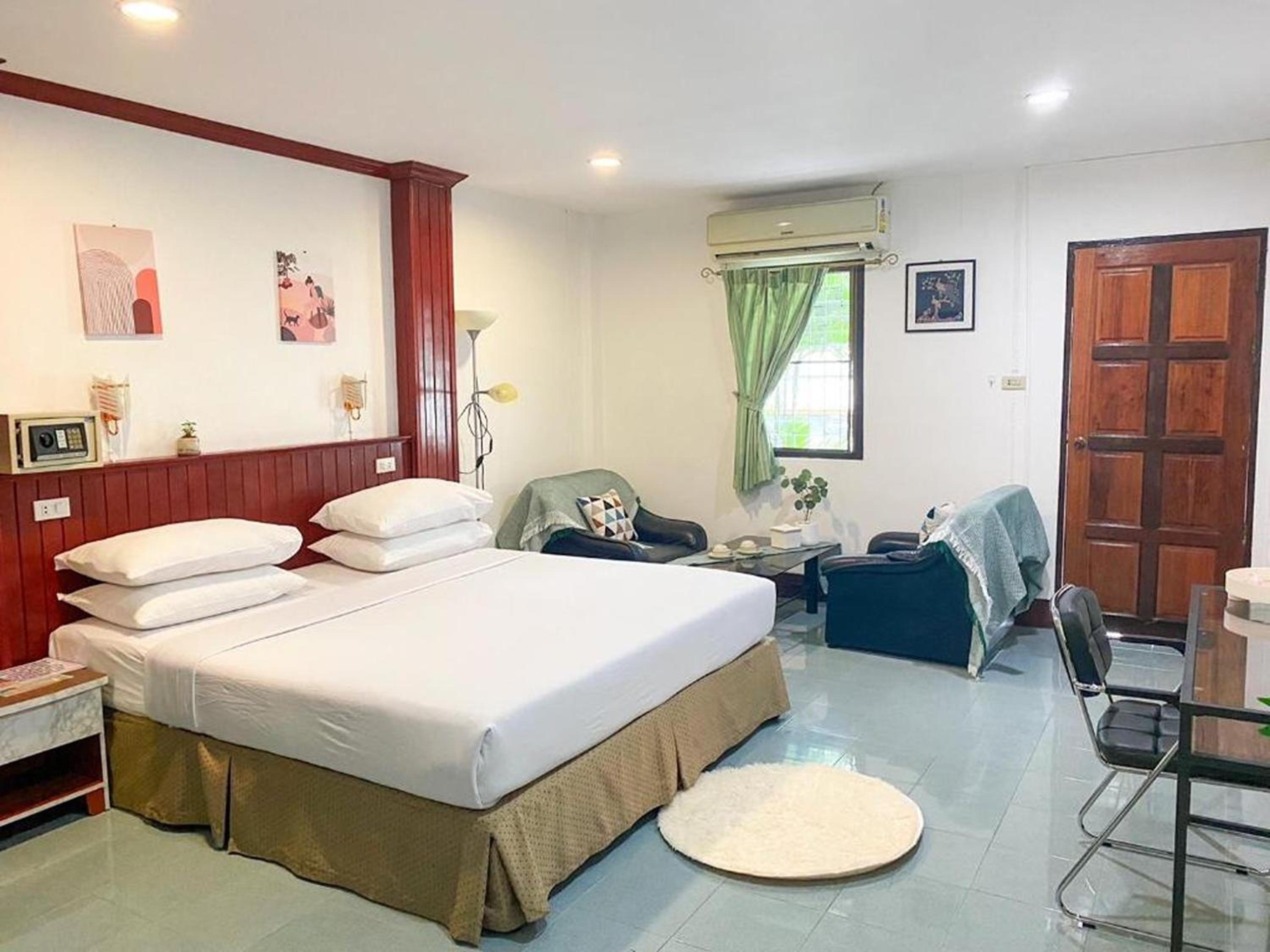 Rabbit Mansion Patong Hotel