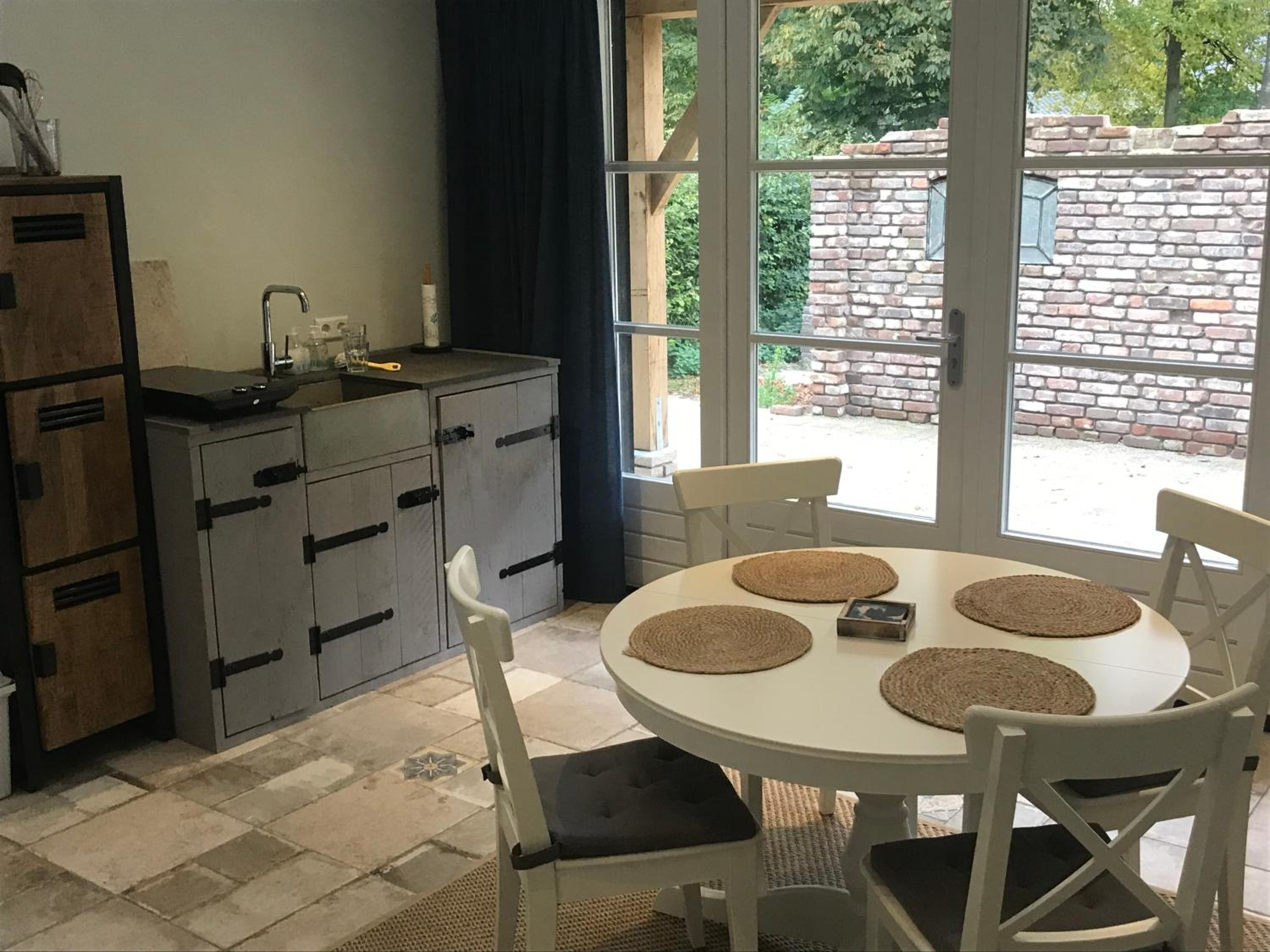 Stalhuis, overnachten in een tinyhuis bij de paarden