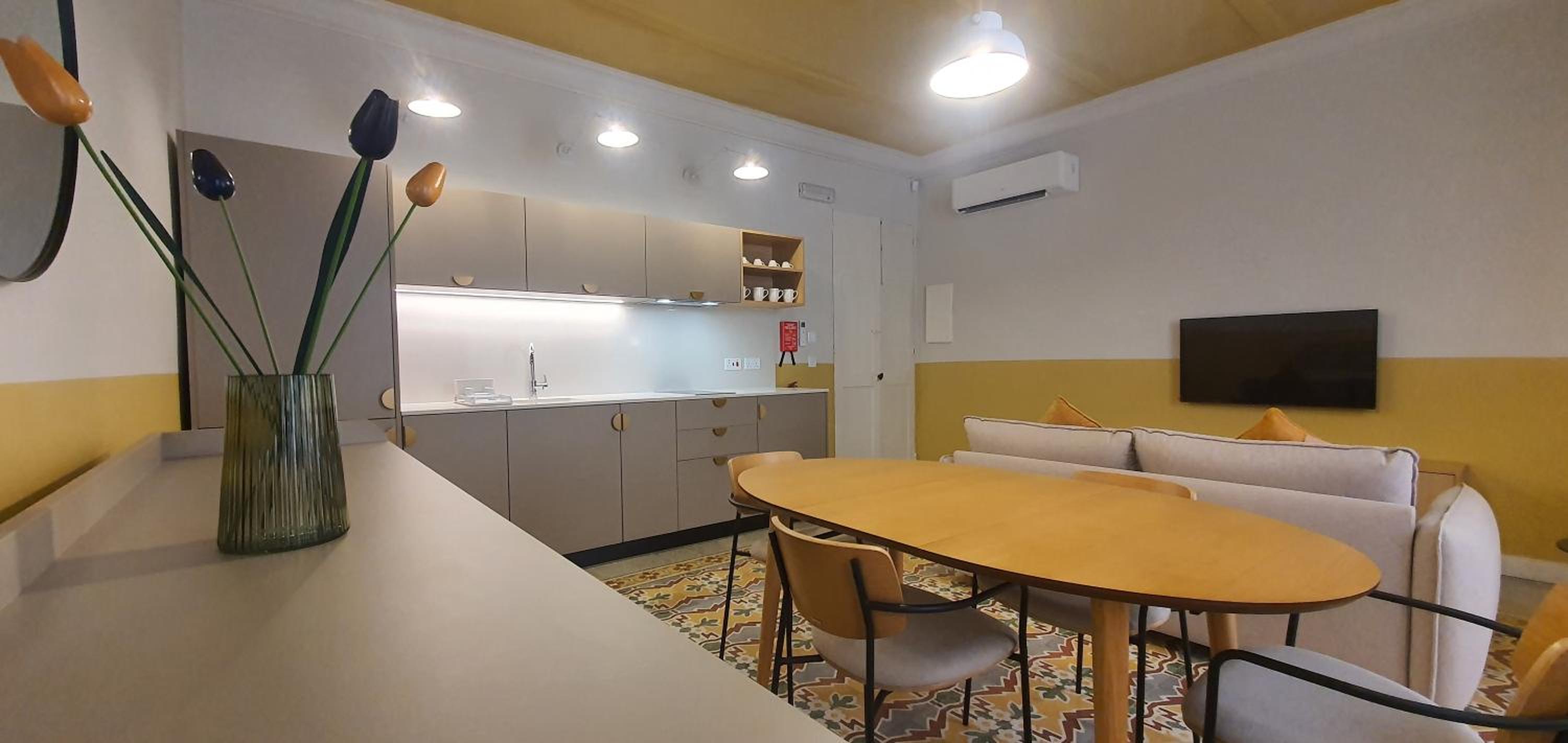 Capital Central Suites No1 - Zekka view 2