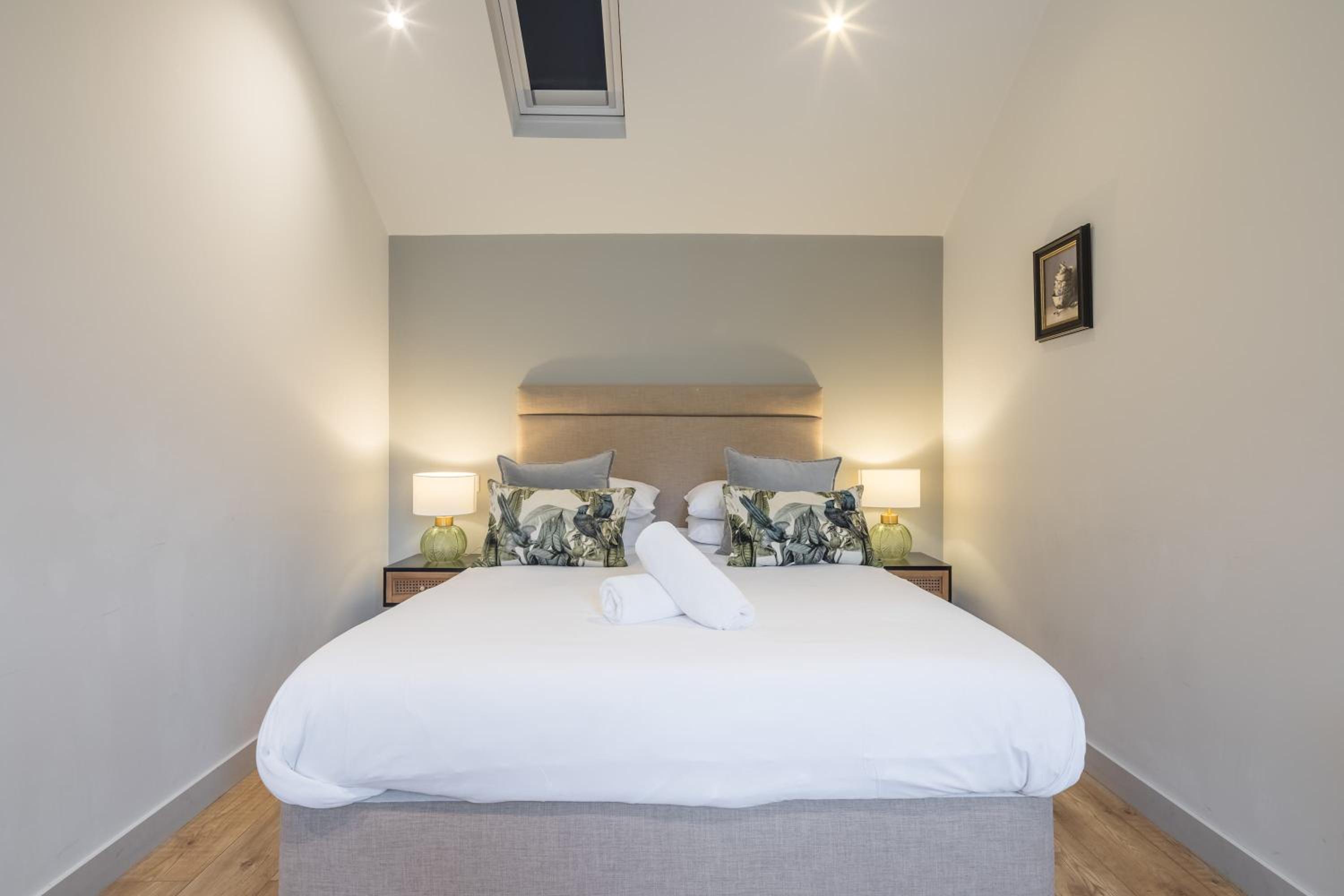 King Deluxe Ensuite with Courtyard View - Venn view 3