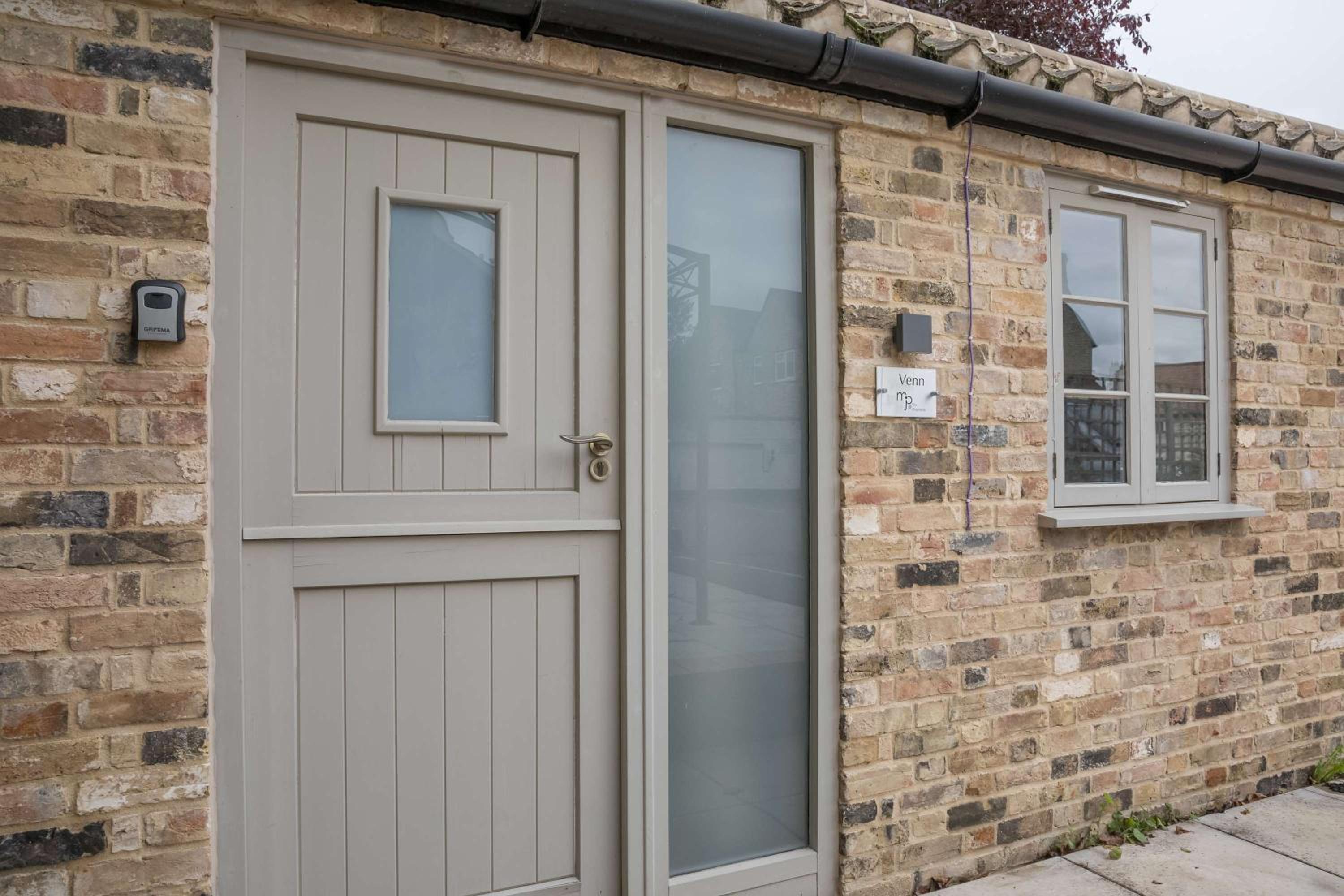 King Deluxe Ensuite with Courtyard View - Venn view 4