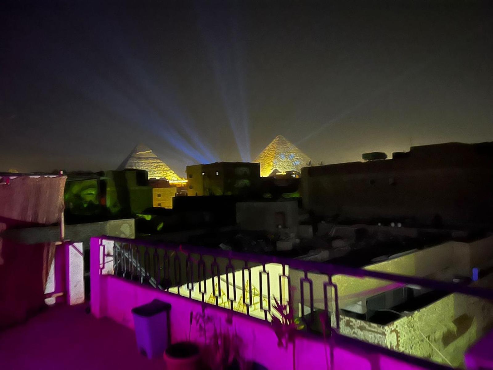 Jana Pyramids view inn