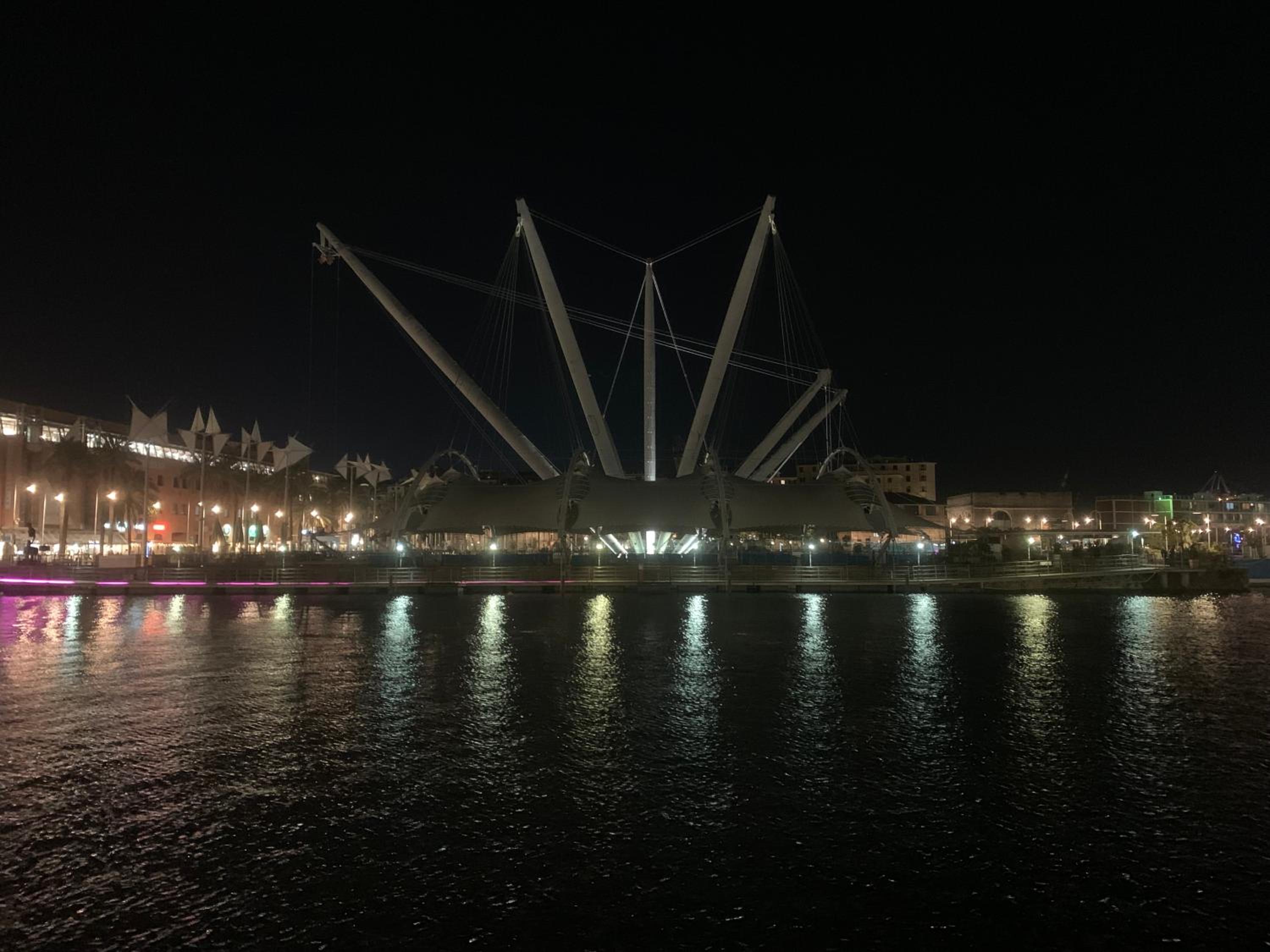THE FIRST MOLO acquario, porto antico, porto, centro storico view 4