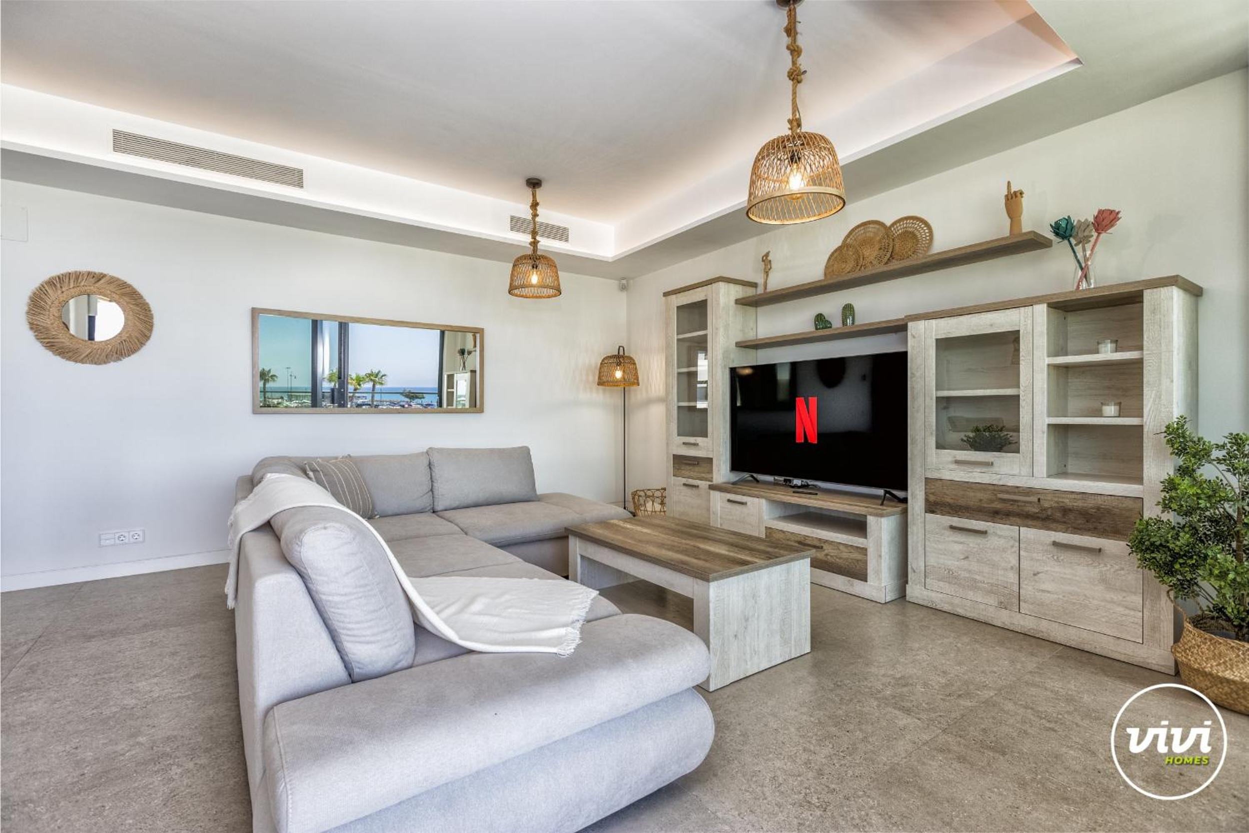 ViVi Homes - Mali Pool, Jacuzzi, Garden, Gym & Sea View