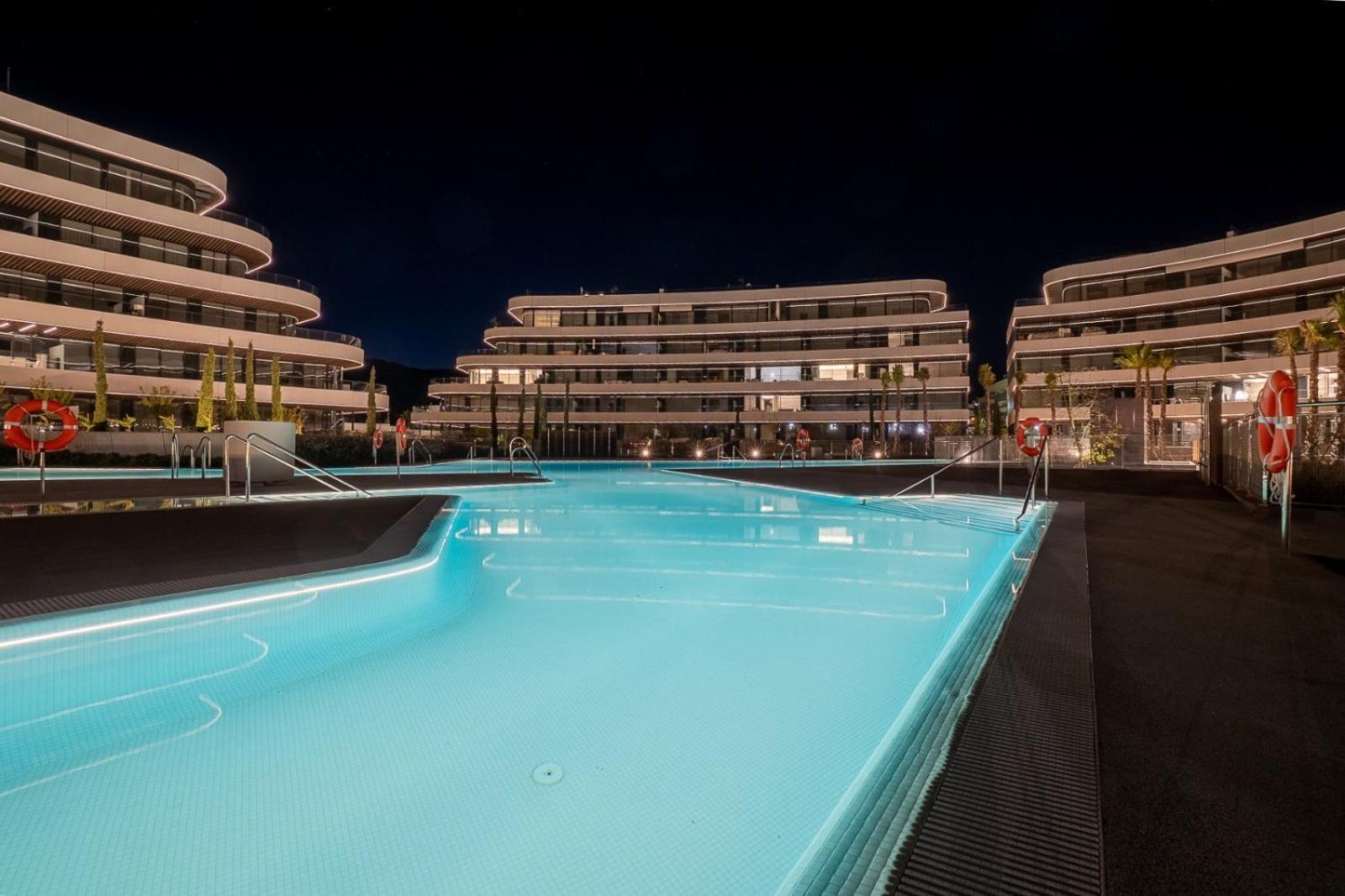 ViVi Homes - Mali Pool, Jacuzzi, Garden, Gym & Sea View