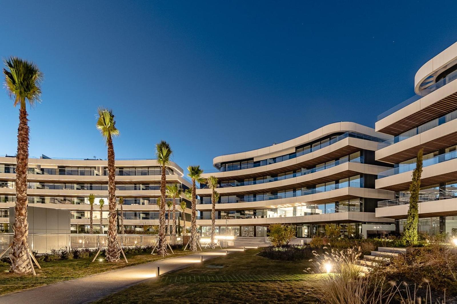 ViVi Homes - Mali Pool, Jacuzzi, Garden, Gym & Sea View