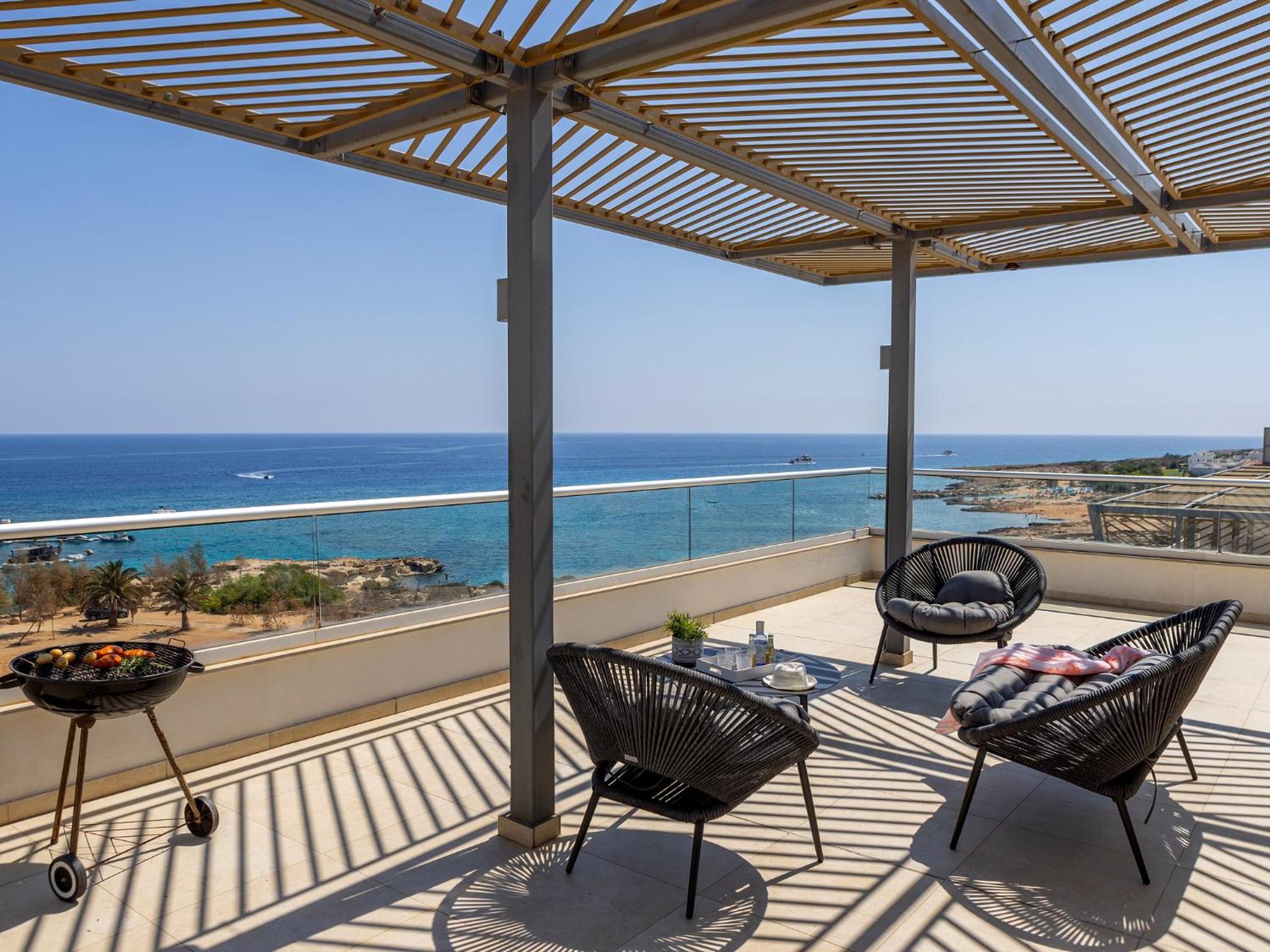 Emerald Bay Sea-Front Penthouse