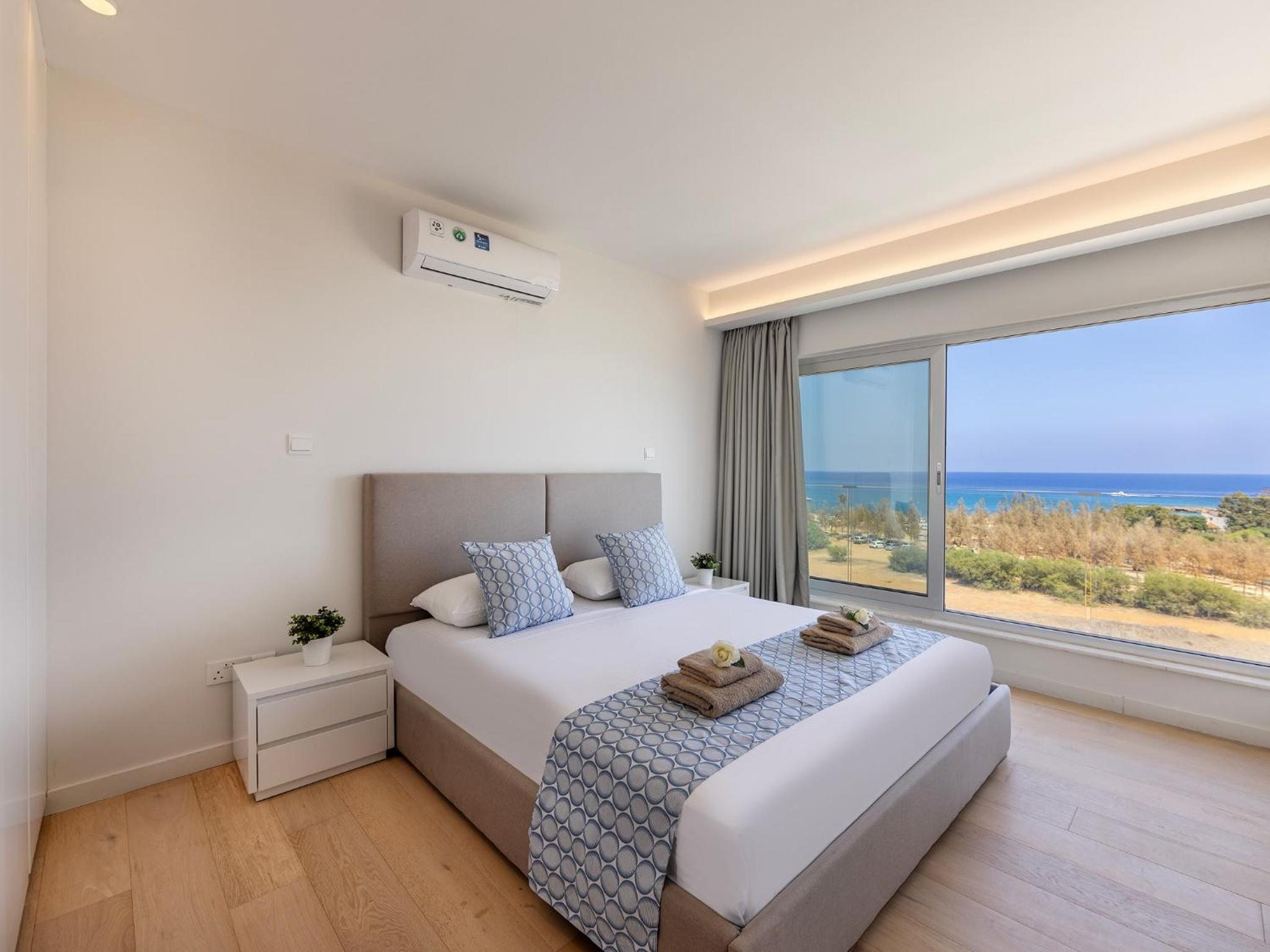 Emerald Bay Sea-Front Penthouse