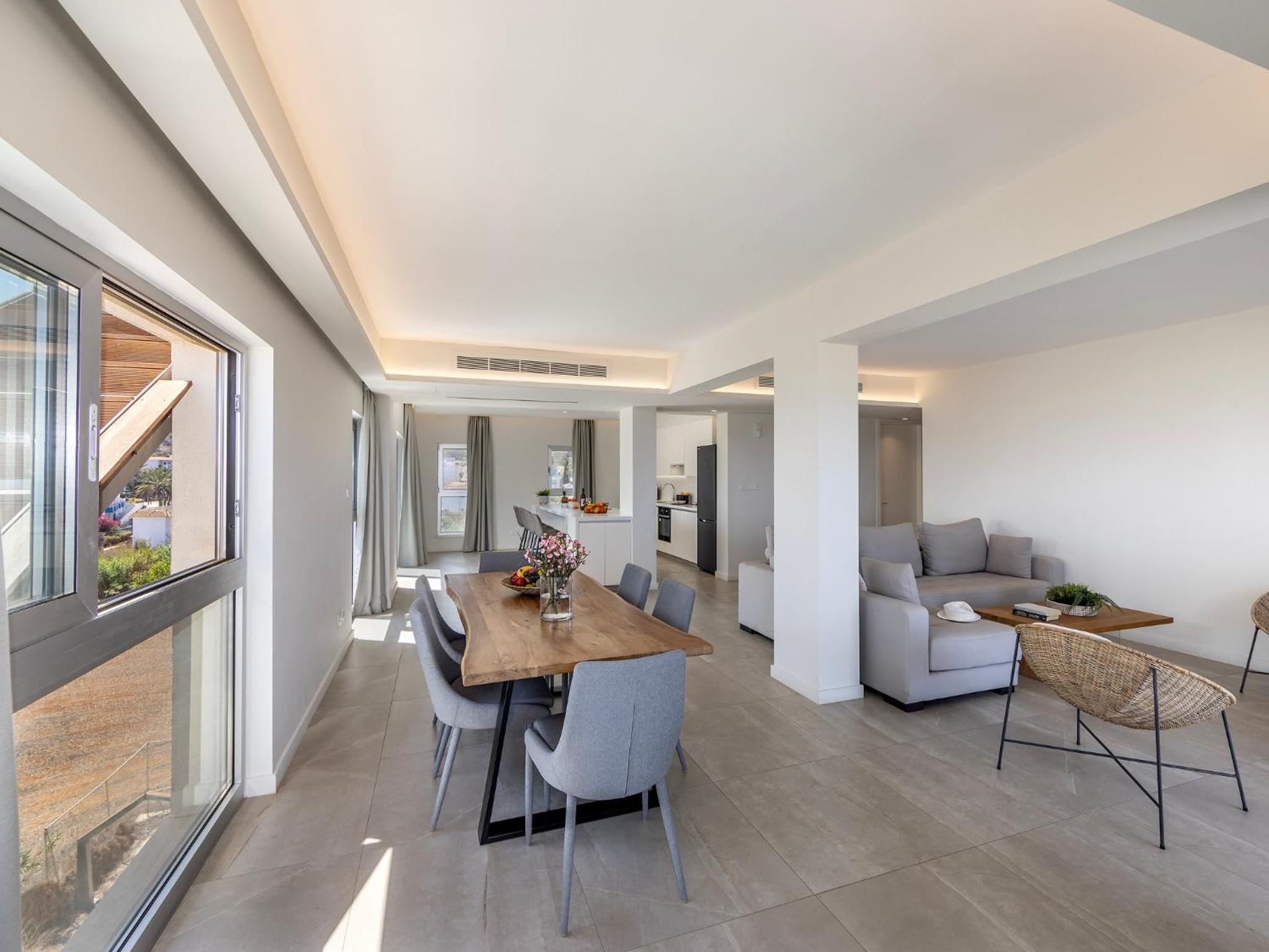 Emerald Bay Sea-Front Penthouse