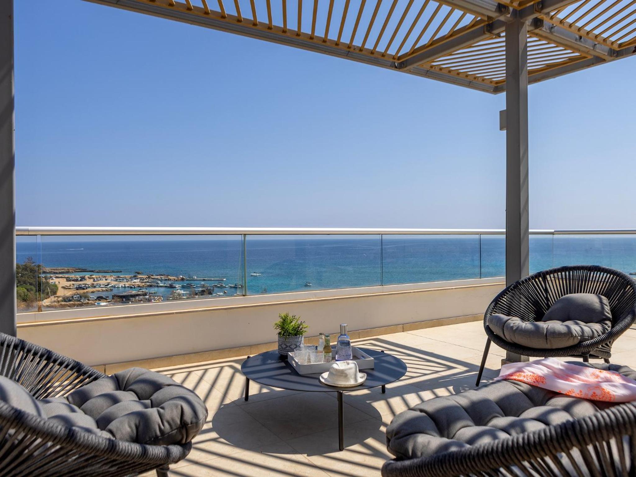 Emerald Bay Sea-Front Penthouse