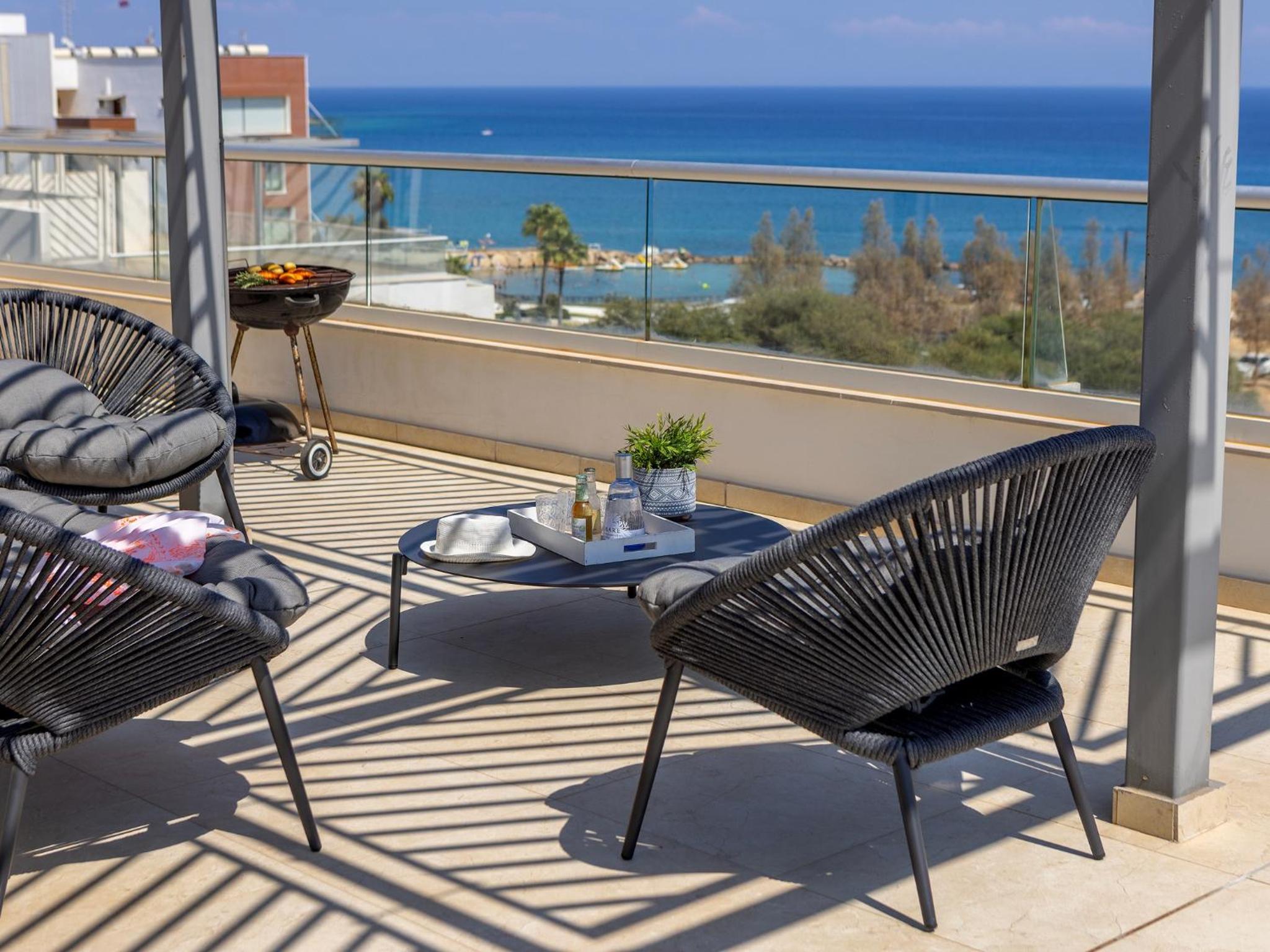 Emerald Bay Sea-Front Penthouse