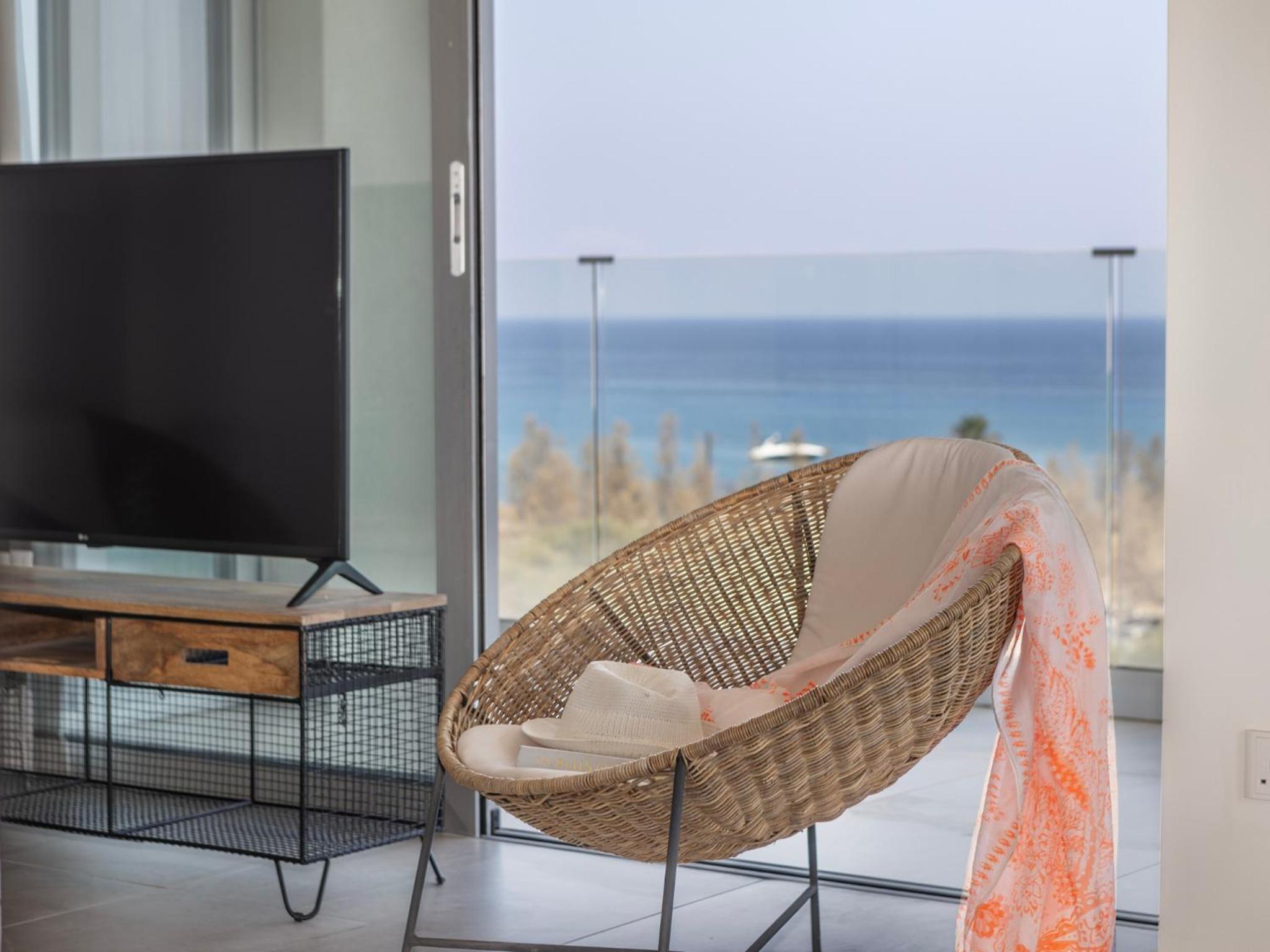 Emerald Bay Sea-Front Penthouse