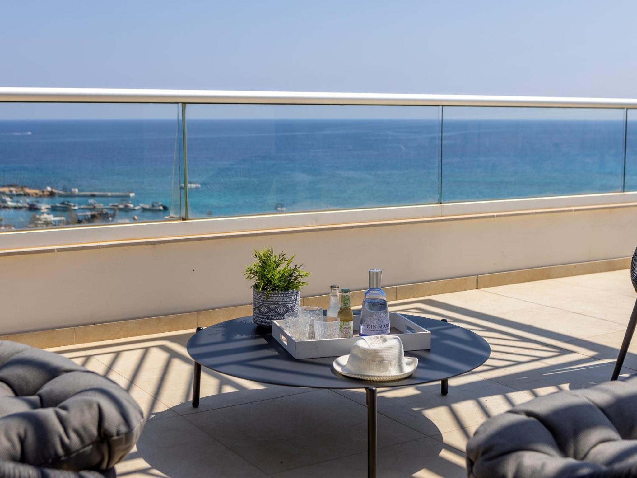 Emerald Bay Sea-Front Penthouse
