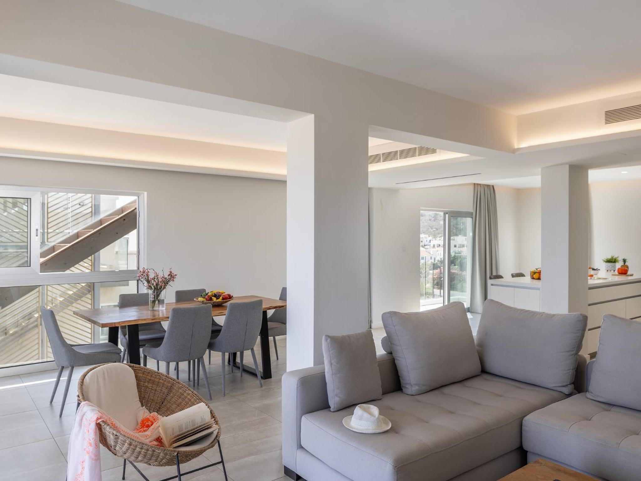 Emerald Bay Sea-Front Penthouse