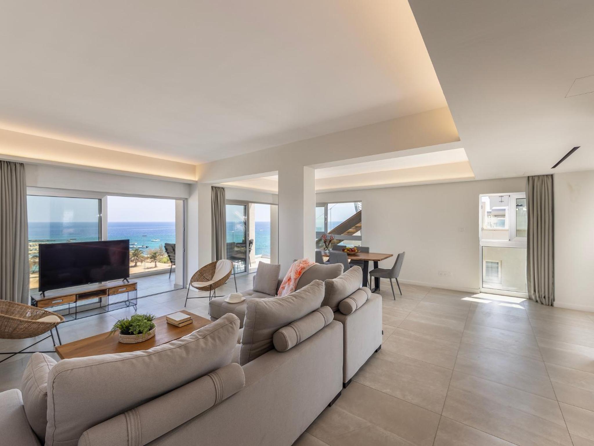 Emerald Bay Sea-Front Penthouse