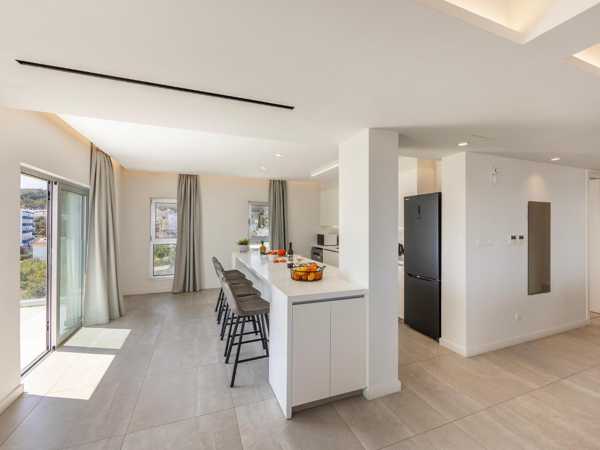 Emerald Bay Sea-Front Penthouse