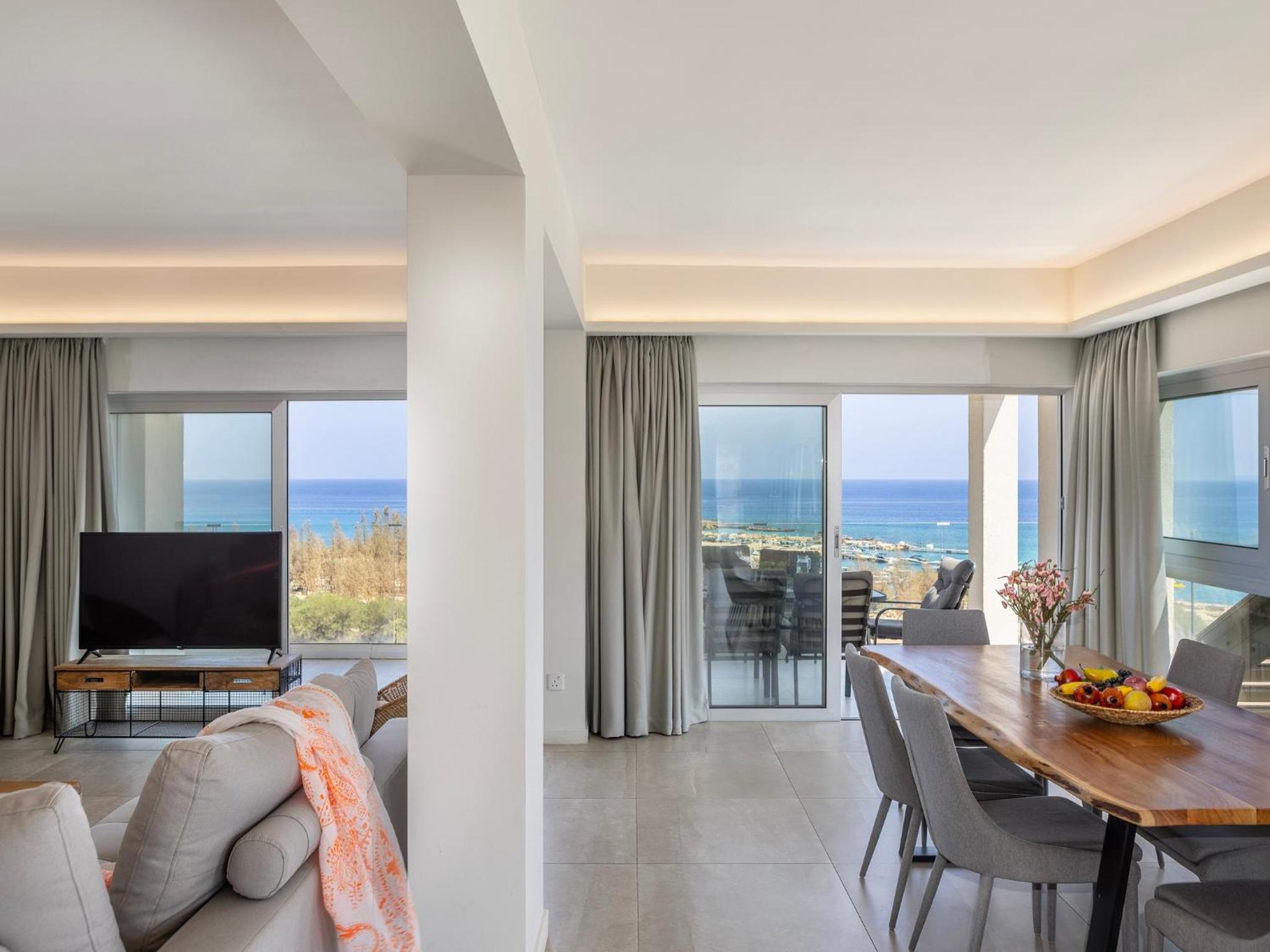 Emerald Bay Sea-Front Penthouse