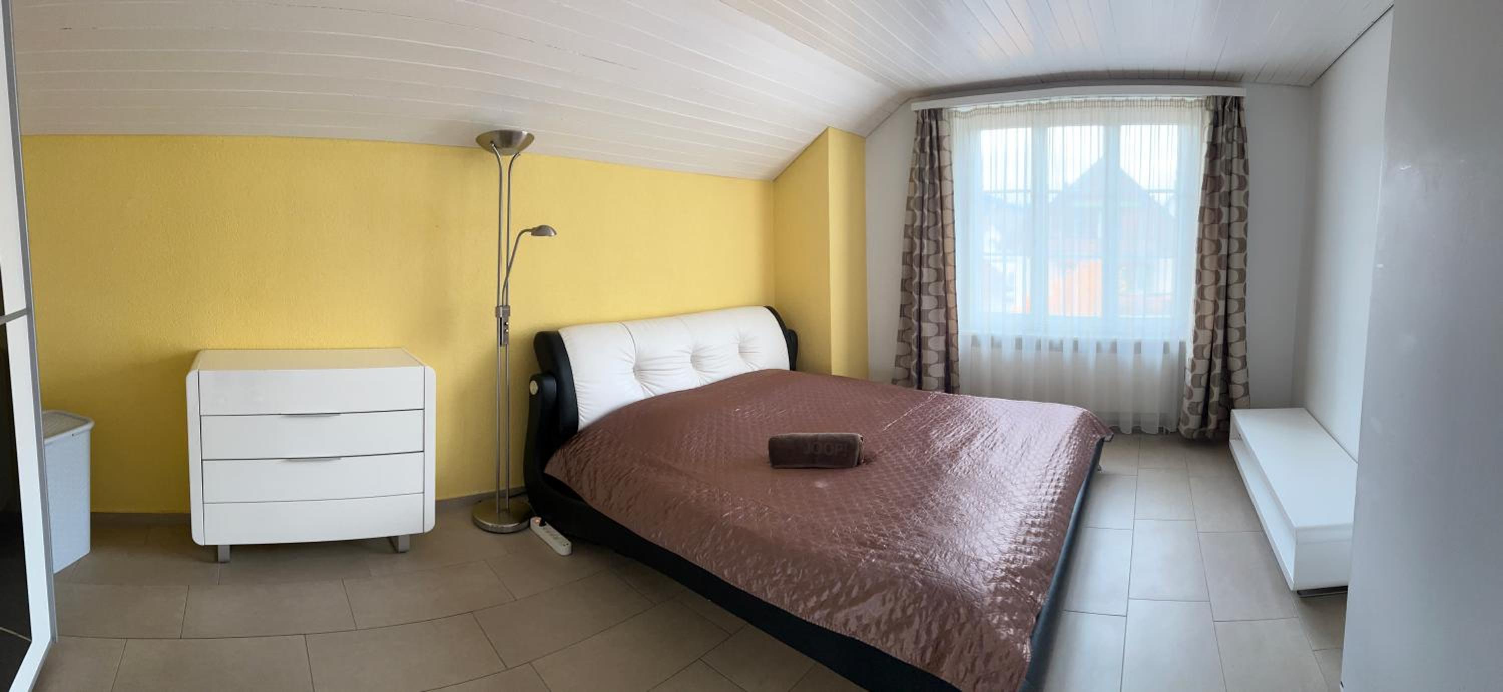 Spacious Cozy House for Groups & Families 2 Floors & free parking