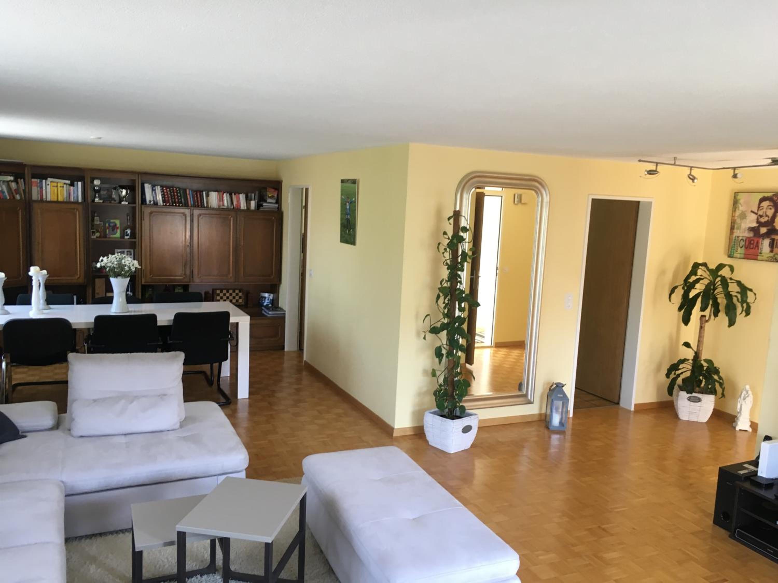 Spacious Cozy House for Groups & Families 2 Floors & free parking