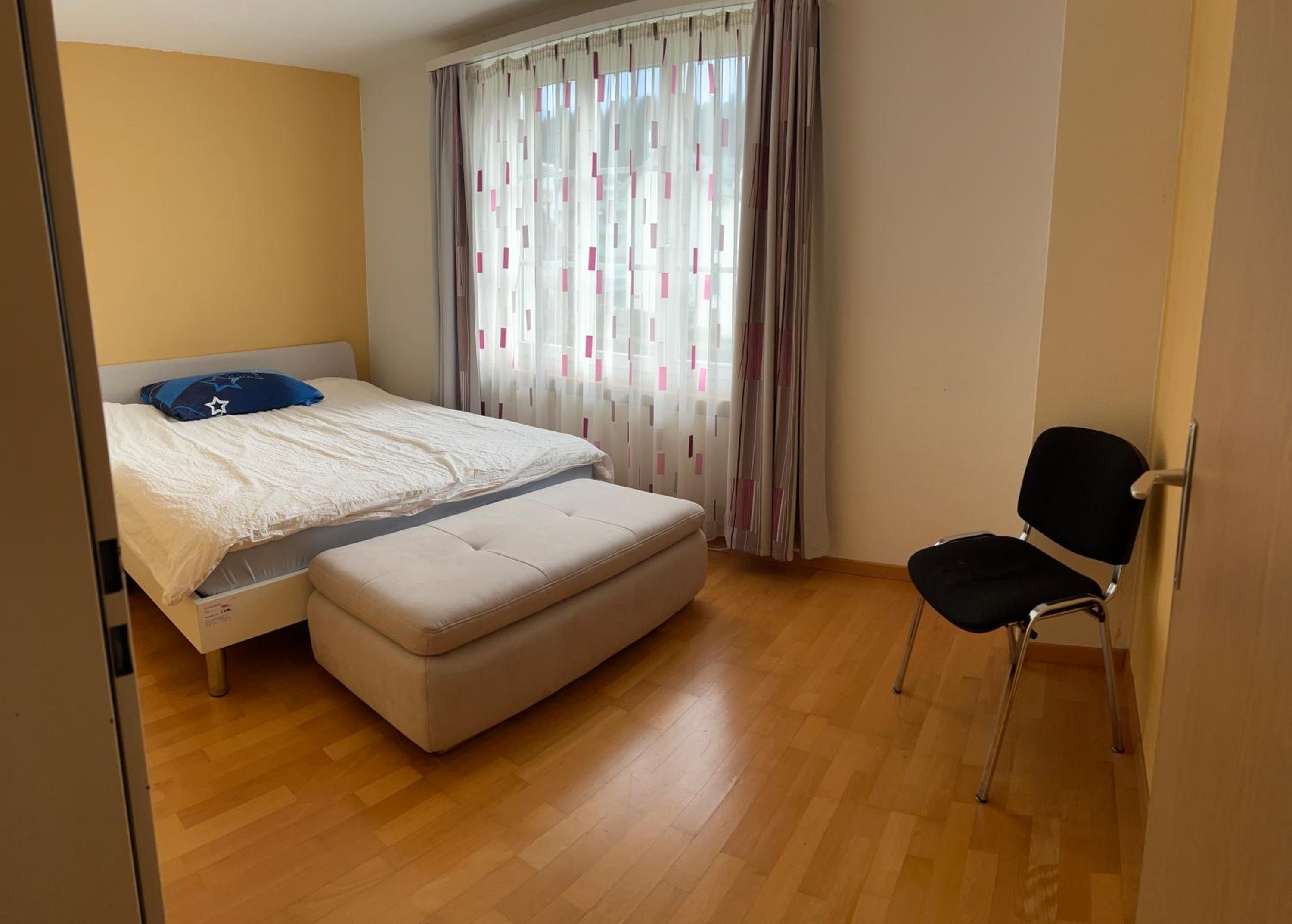 Spacious Cozy House for Groups & Families 2 Floors & free parking