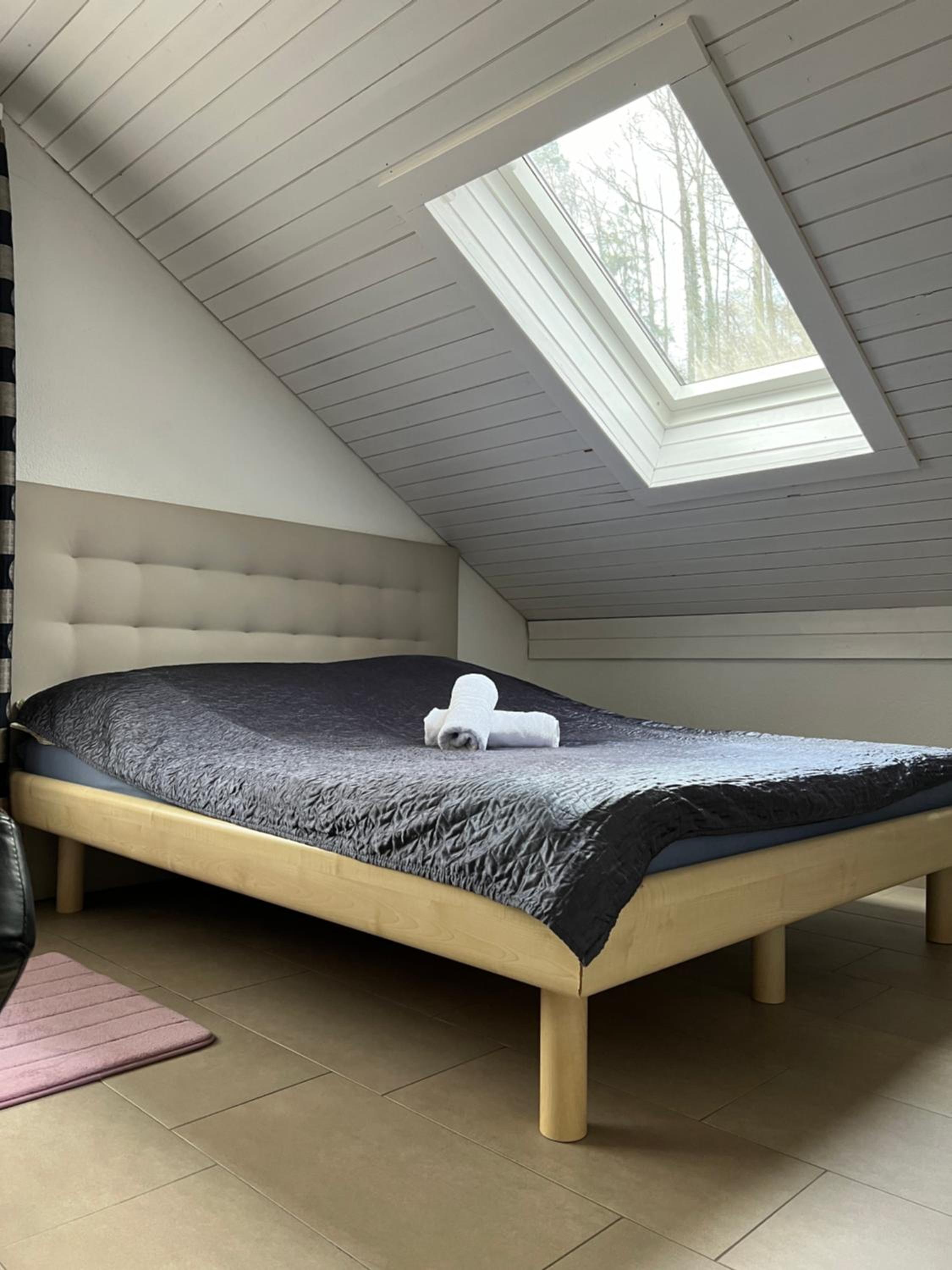 Spacious Cozy House for Groups & Families 2 Floors & free parking
