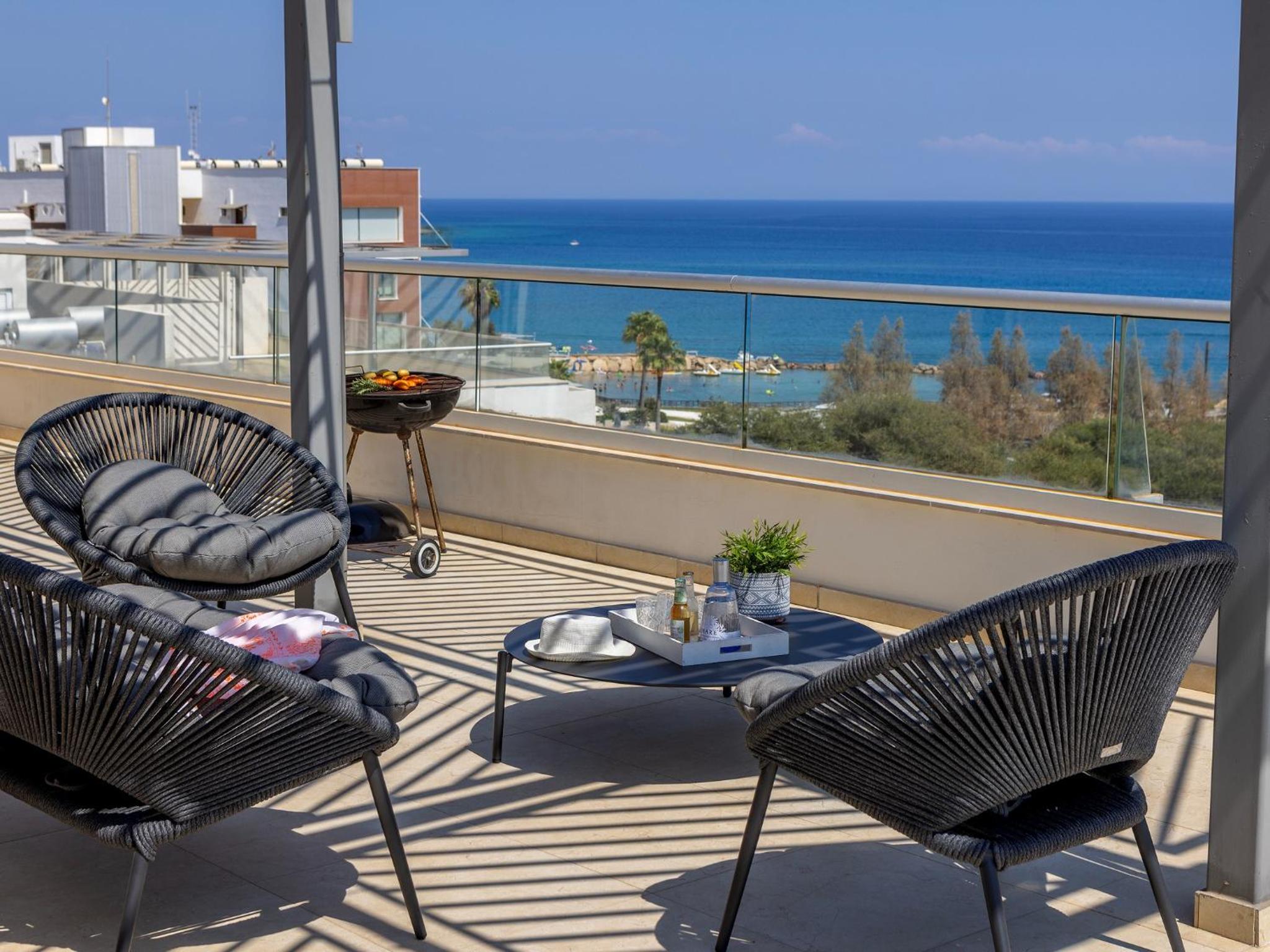 Emerald Bay Sea-Front Penthouse