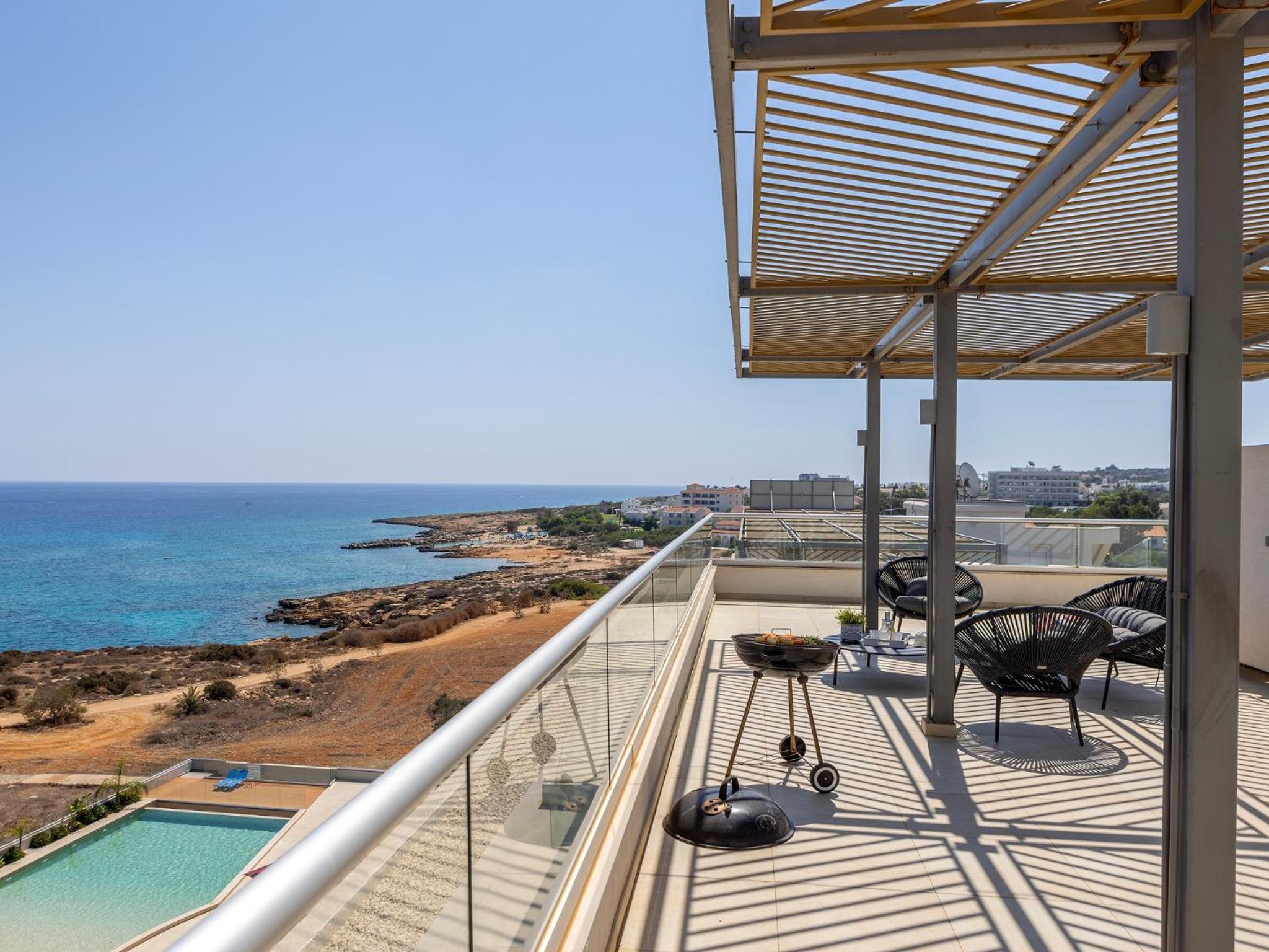 Emerald Bay Sea-Front Penthouse