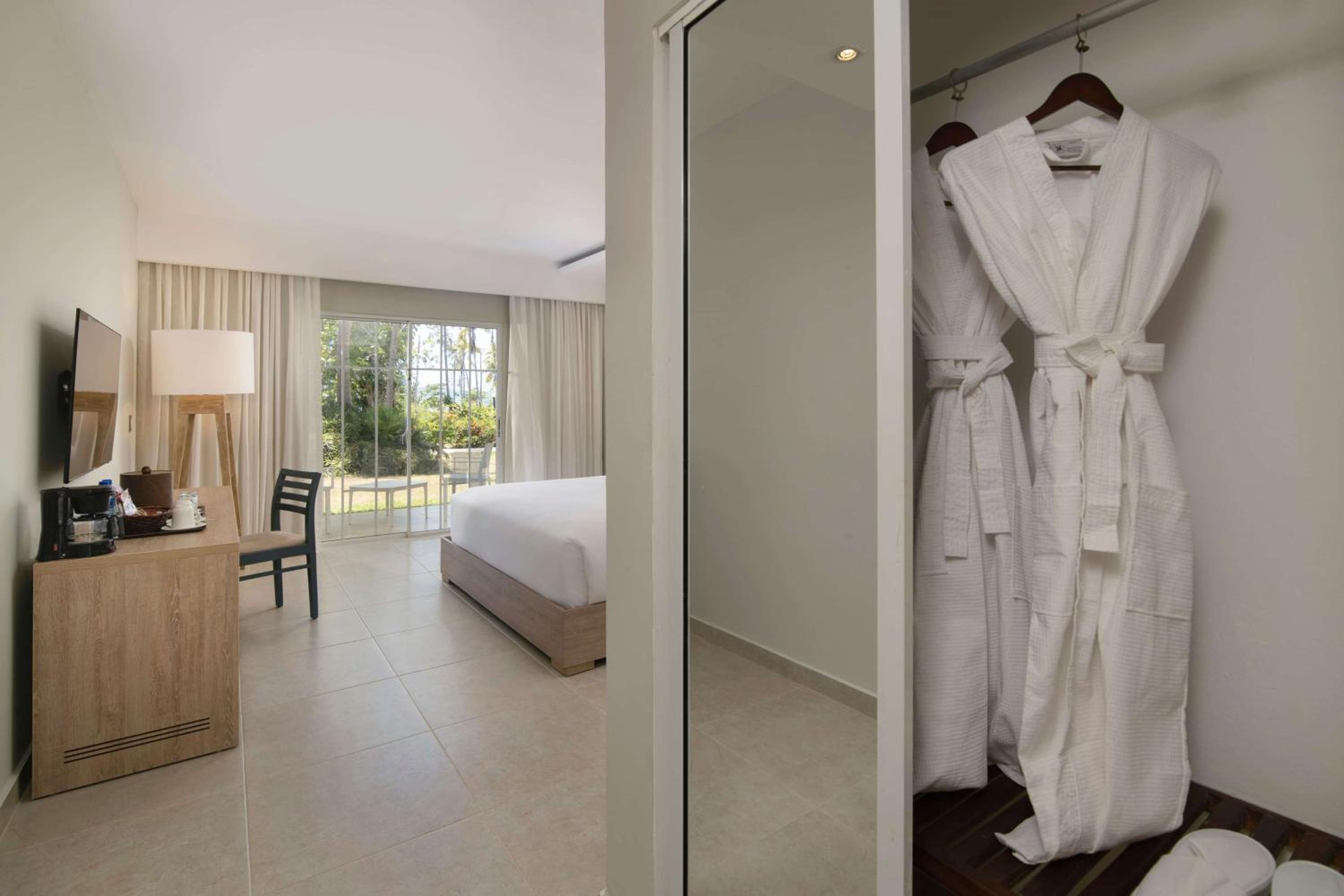 Wyndham Alltra Samana All Inclusive Resort