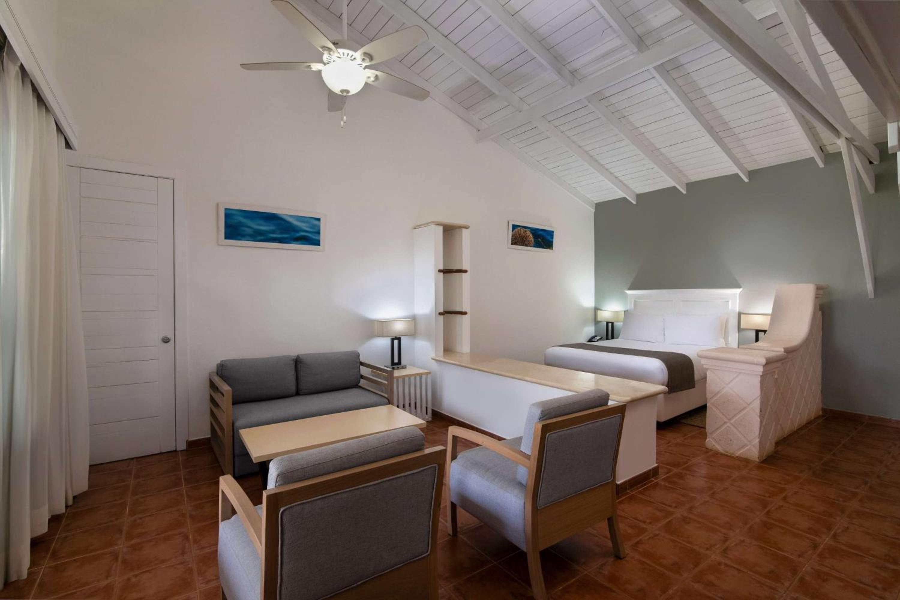 Wyndham Alltra Samana All Inclusive Resort