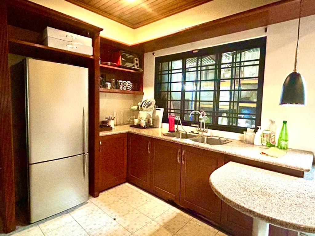 Chic Designer Room in Shared Bungalow SS1 Near LRT Petaling Jaya view 5