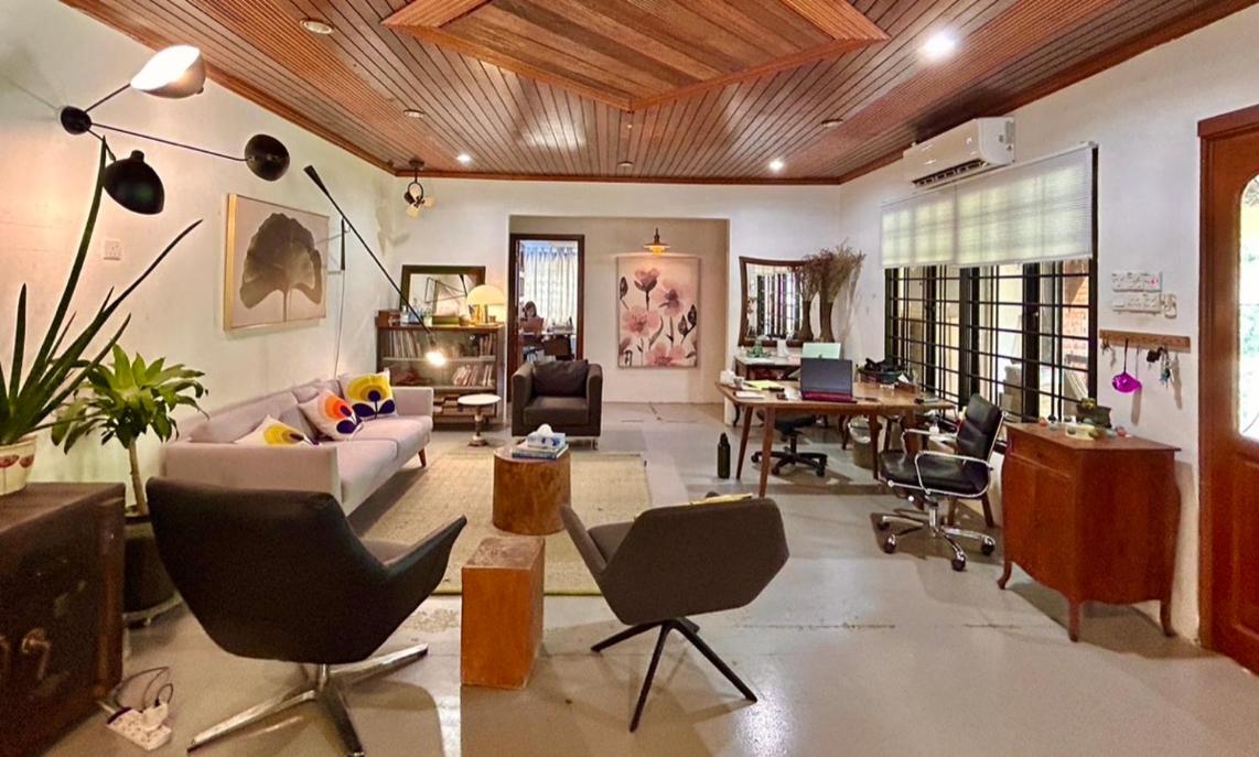 Chic Designer Room in Shared Bungalow SS1 Near LRT Petaling Jaya photo 7