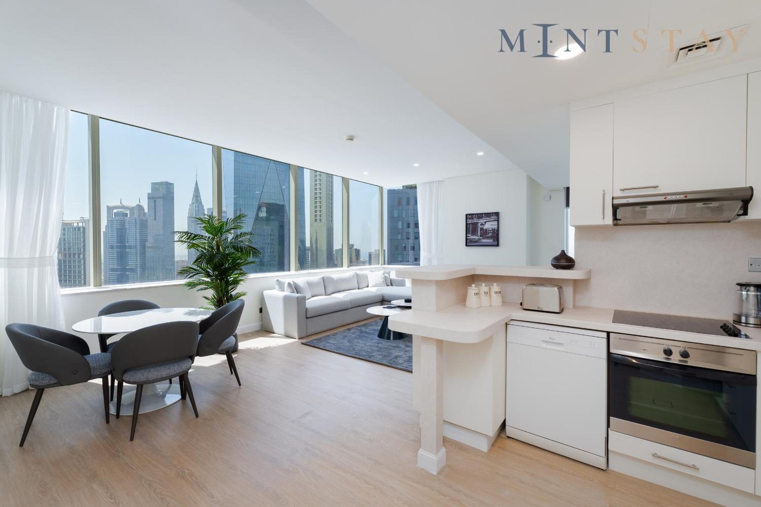 Sky Gardens, Park Avenue, DIFC - Mint Stay