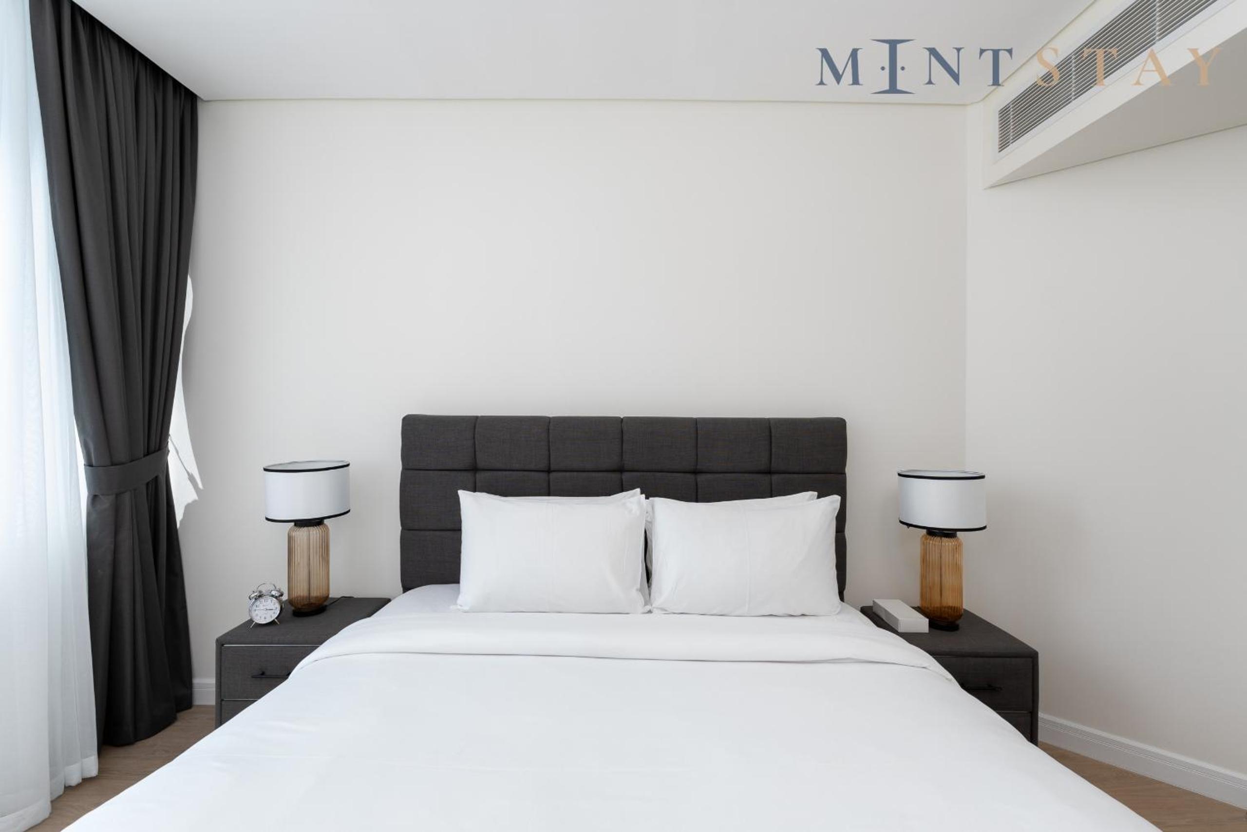 Sky Gardens, Park Avenue, DIFC - Mint Stay